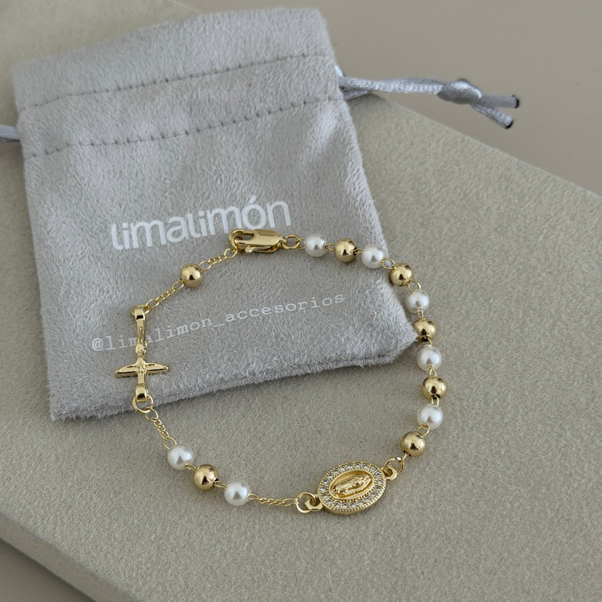 Faith Pearl Rosary Bracelet - Bracelet | LimaLimón Store - 2