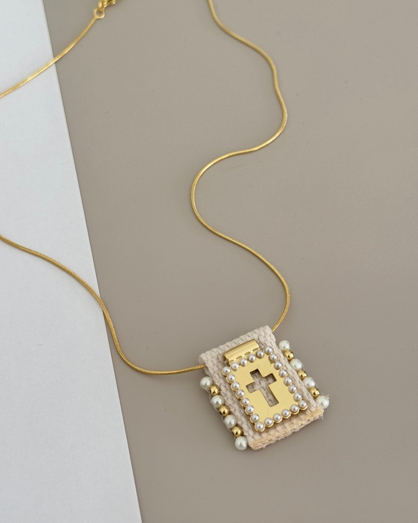 Faith & Pearls Adjustable Necklace - Necklace | LimaLimón Store - 5