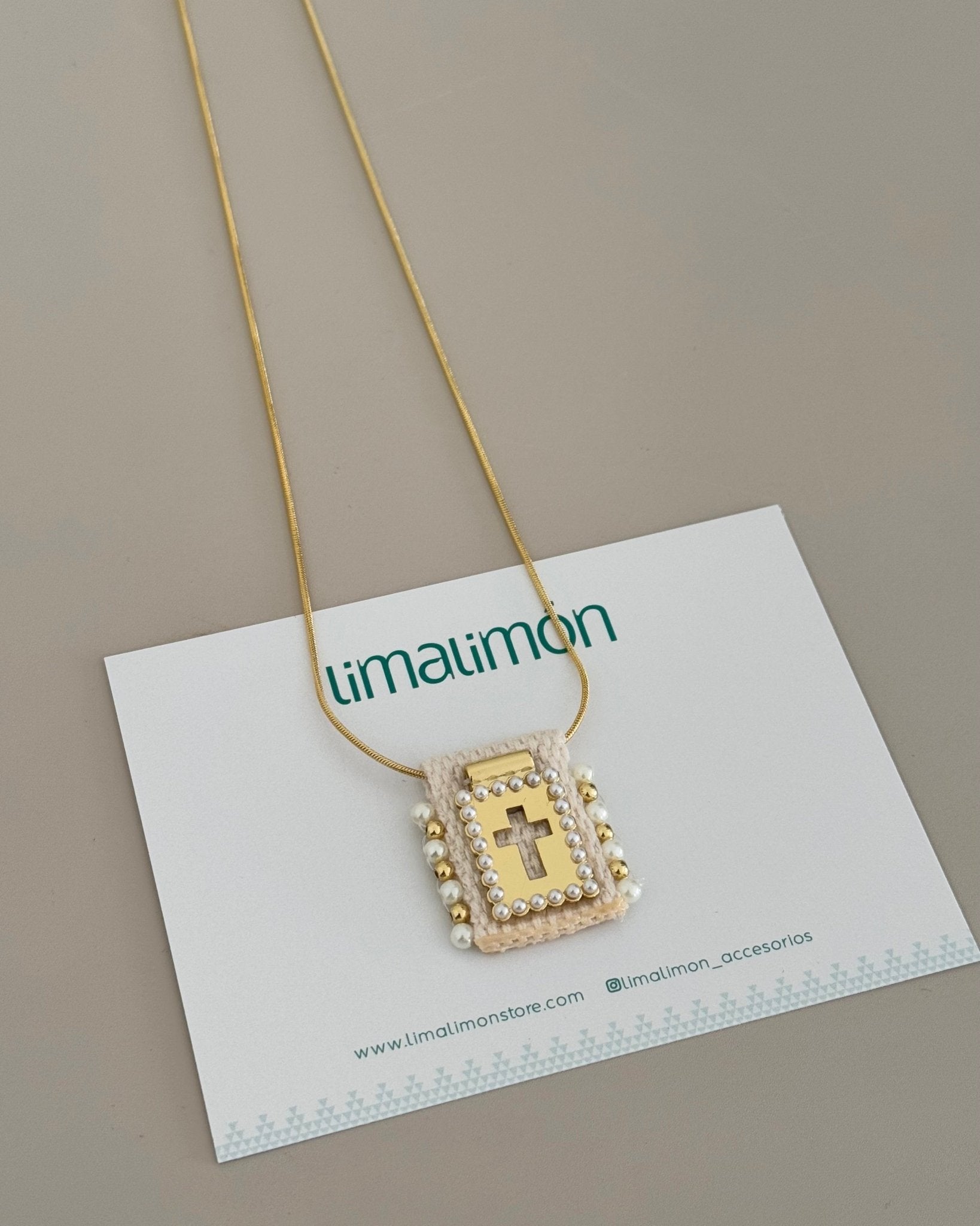 Faith & Pearls Adjustable Necklace - Necklace | LimaLimón Store - 6
