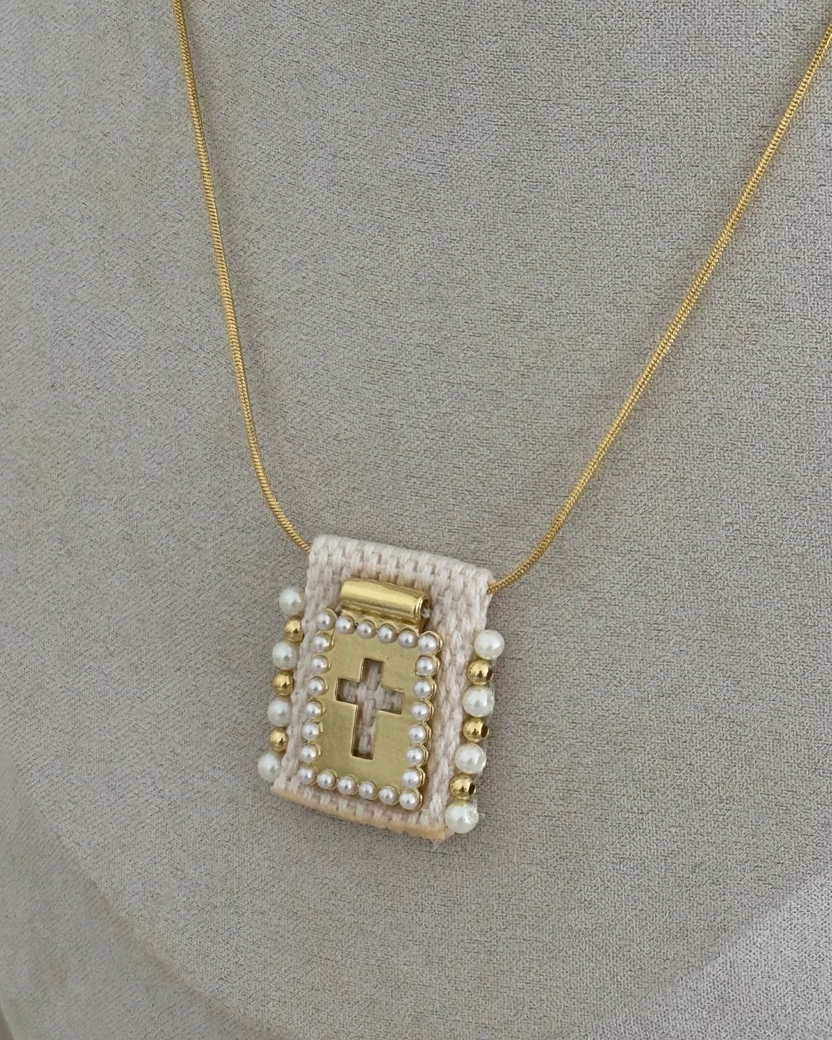 Faith & Pearls Adjustable Necklace - Necklace | LimaLimón Store - 4