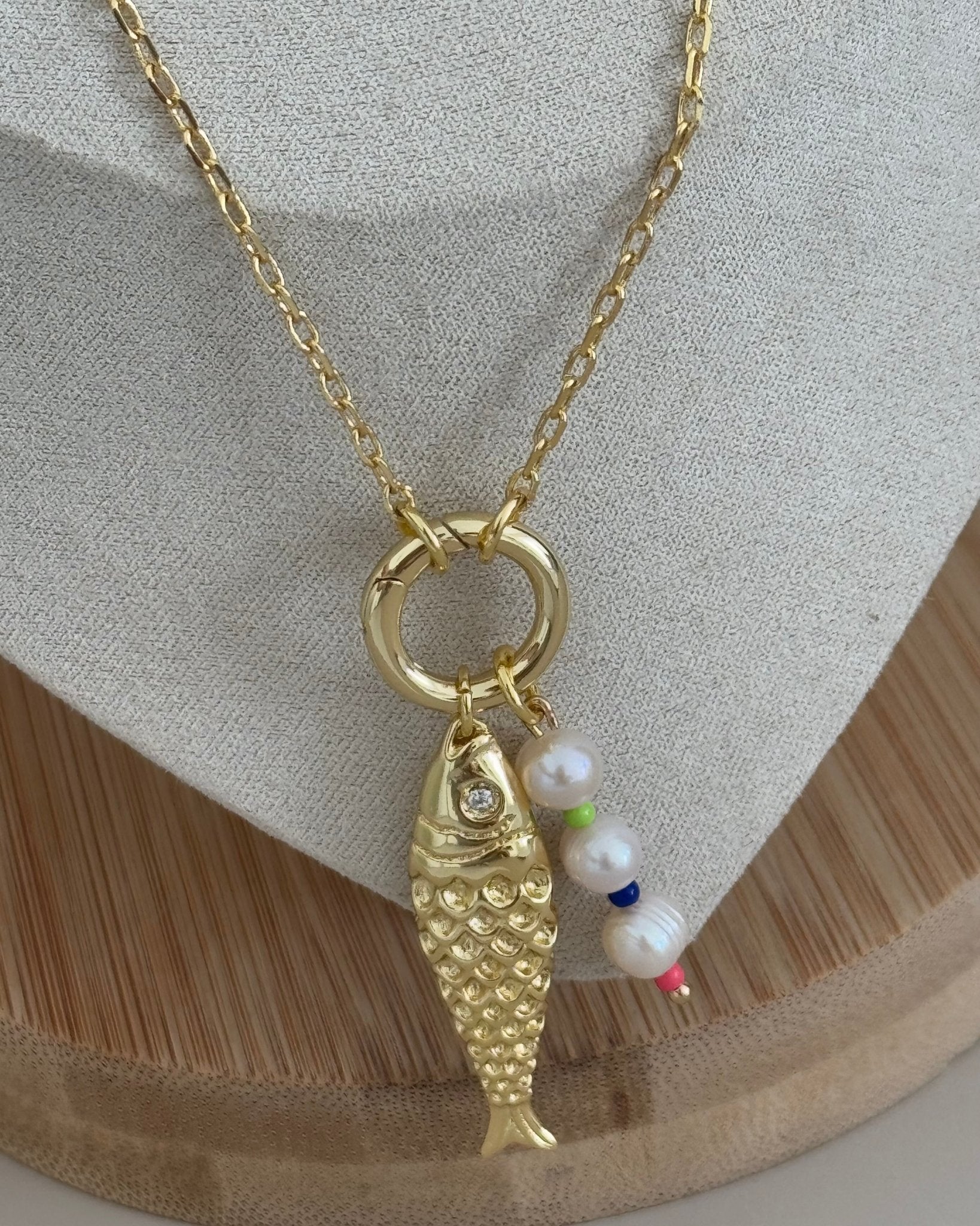 Fish Pearls Necklace - Necklace | LimaLimón Store - 3