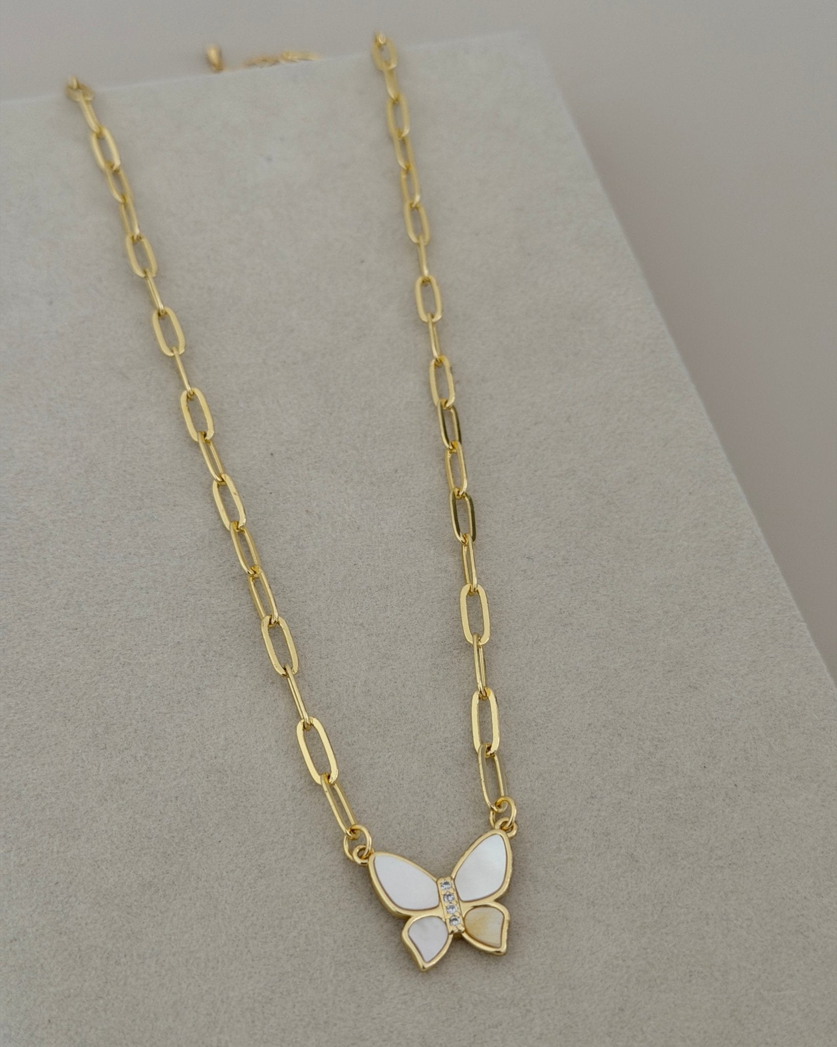 Gold Butterfly Chain Necklace - Necklace | LimaLimón Store - 5