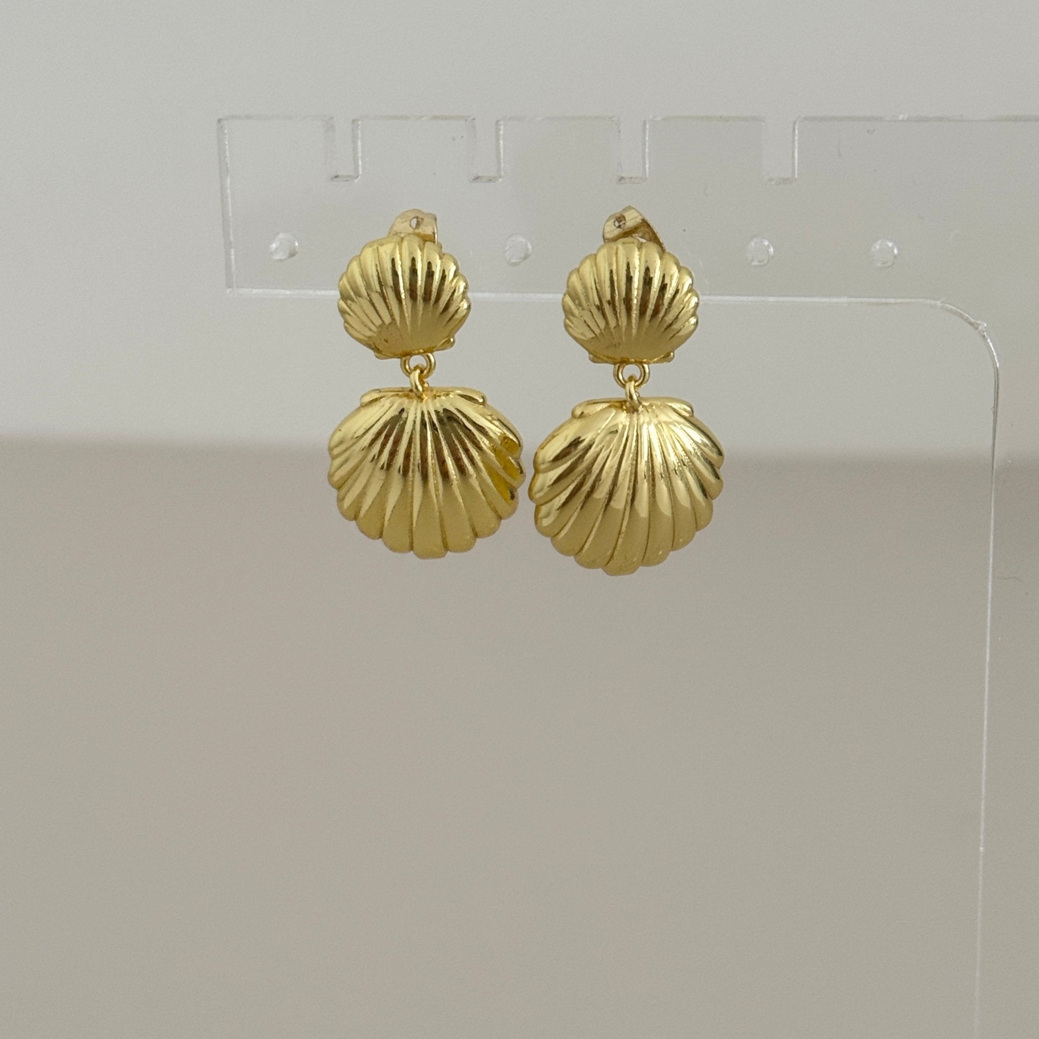 Gold Double Seashell Earrings - Earring | LimaLimón Store - 3