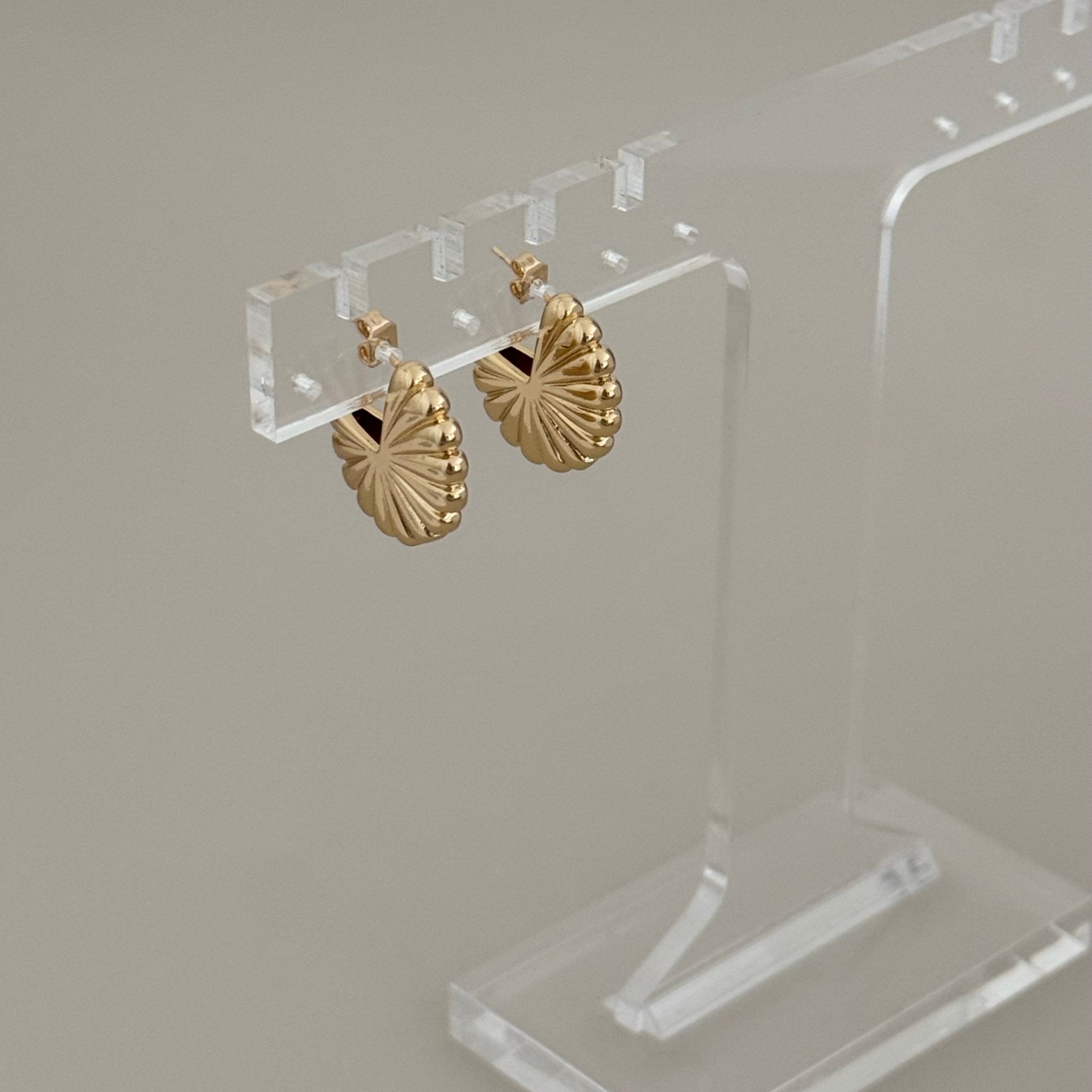Gold Hoops - Earring | LimaLimón Store - 3