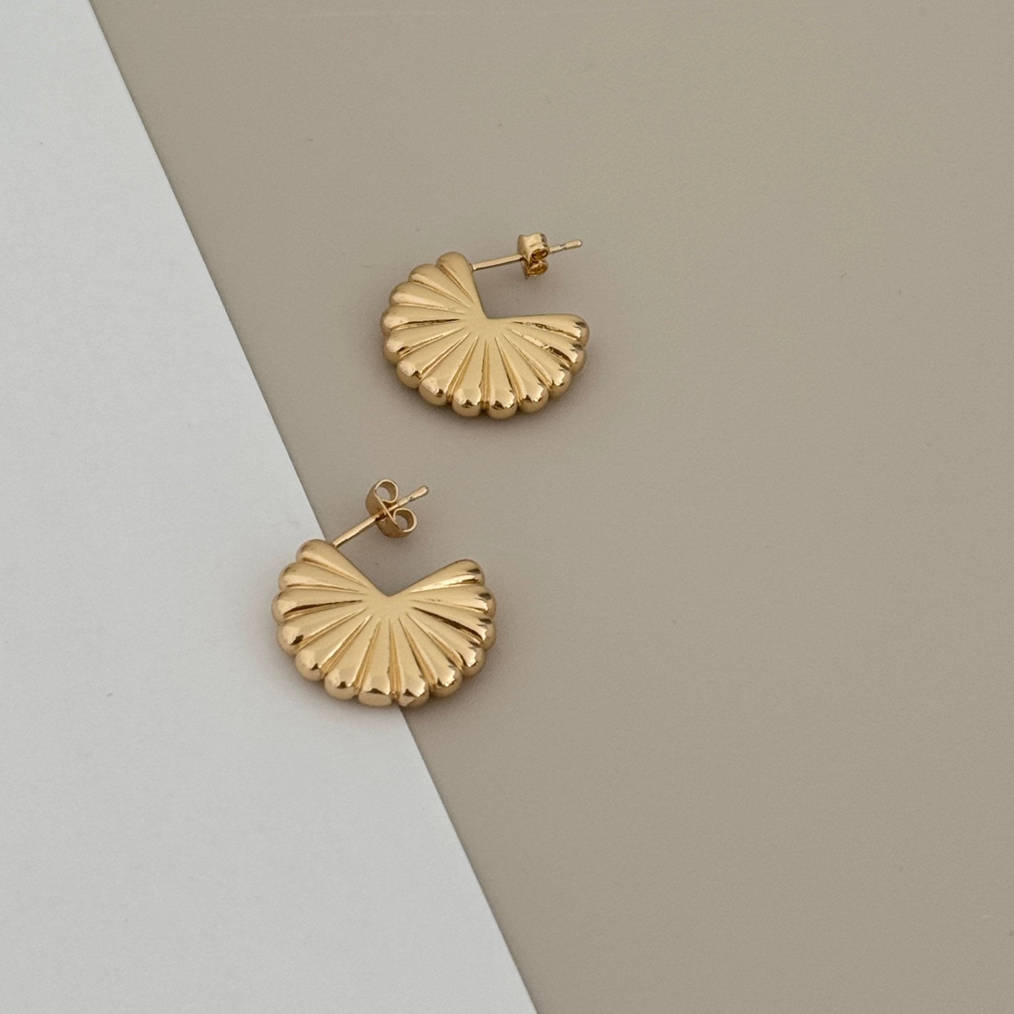 Gold Hoops - Earring | LimaLimón Store - 1