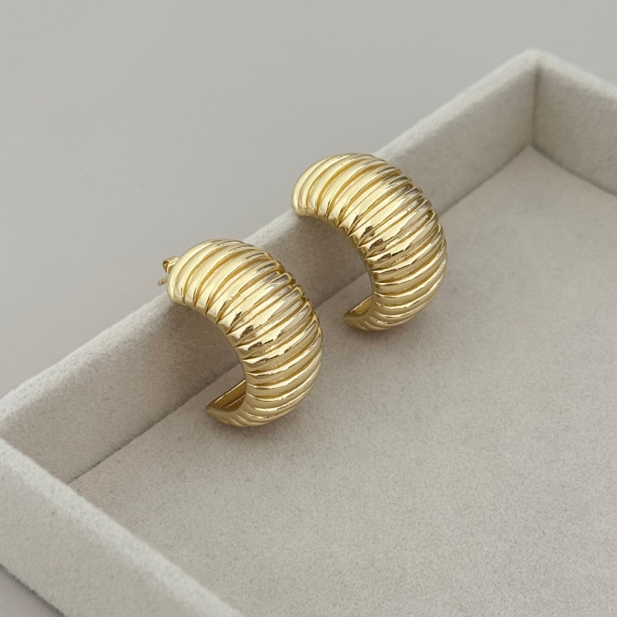 Gold Hoops - LimaLimón Store