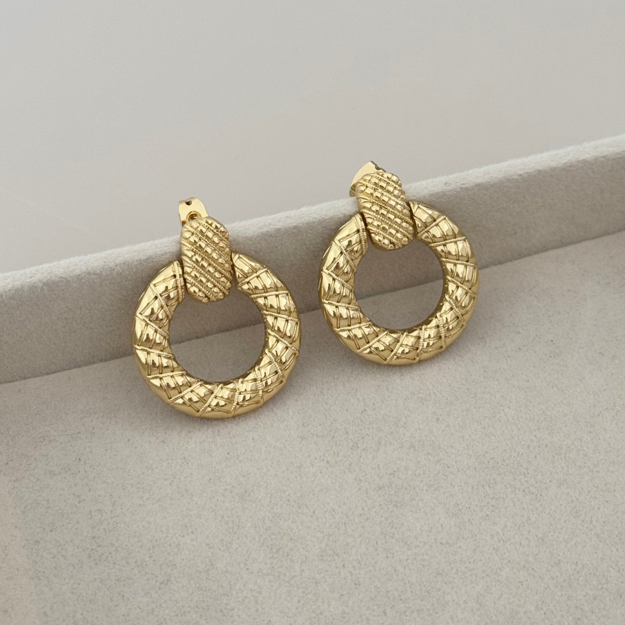 Gold Hoops - LimaLimón Store