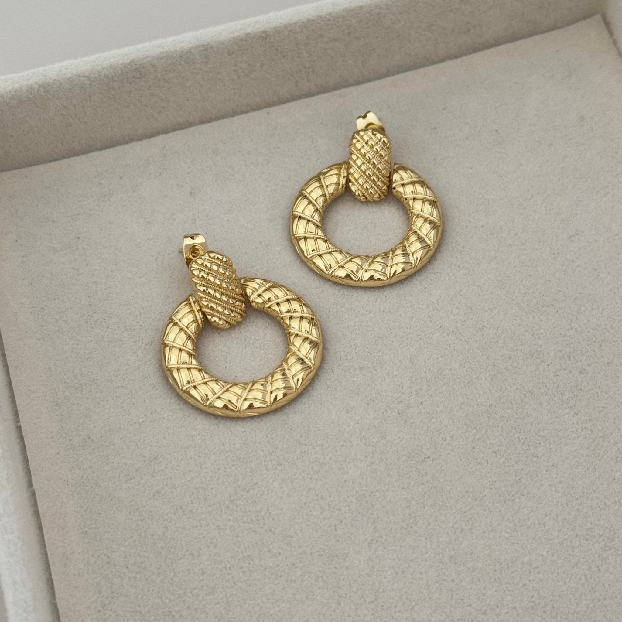 Gold Hoops - LimaLimón Store