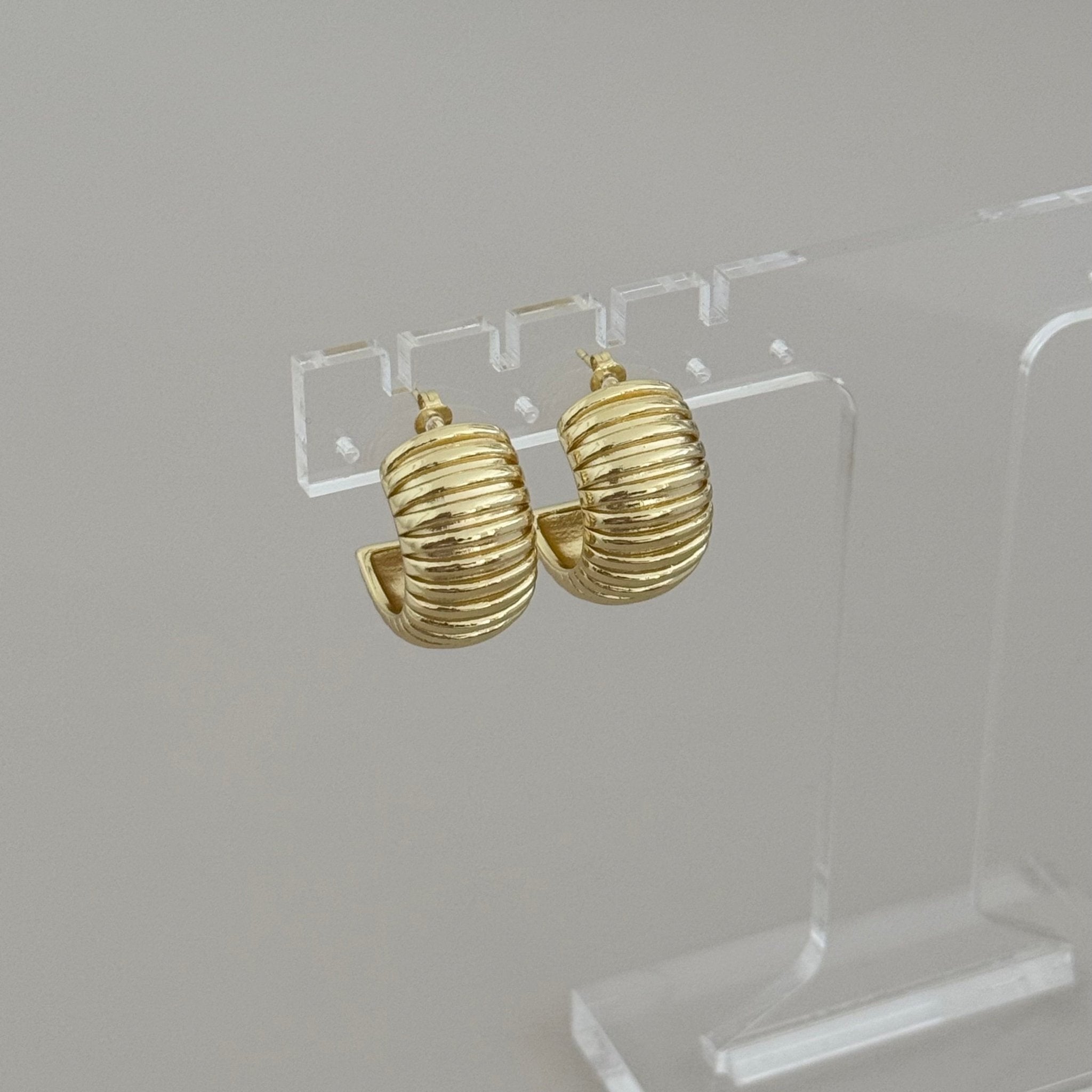 Gold Hoops - LimaLimón Store