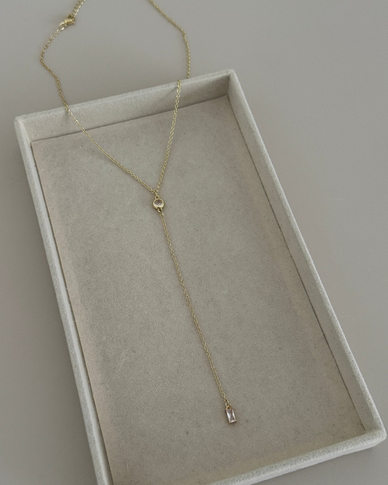 Gold Lariat Necklace with Pink and Clear Crystals - Necklaces | LimaLimón Store - 3