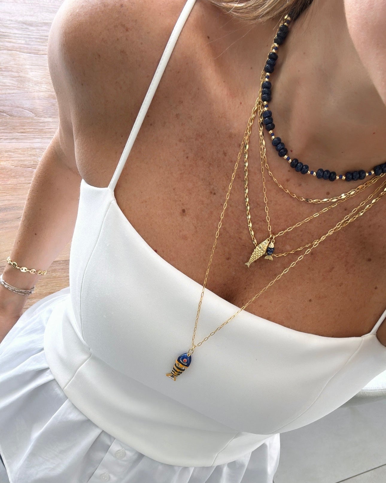 Golden Articulated Fish Necklace - Necklaces | LimaLimón Store - 1
