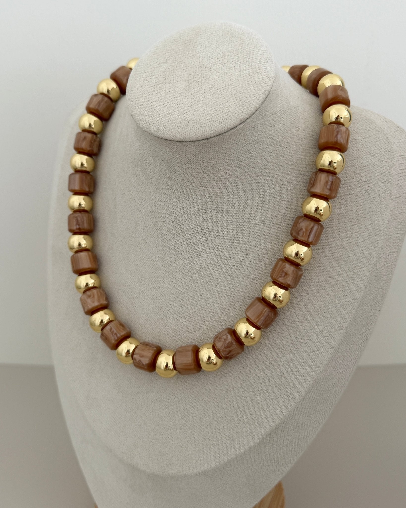 Golden Cocoa Bead Bracelet - Necklace | LimaLimón Store - 2