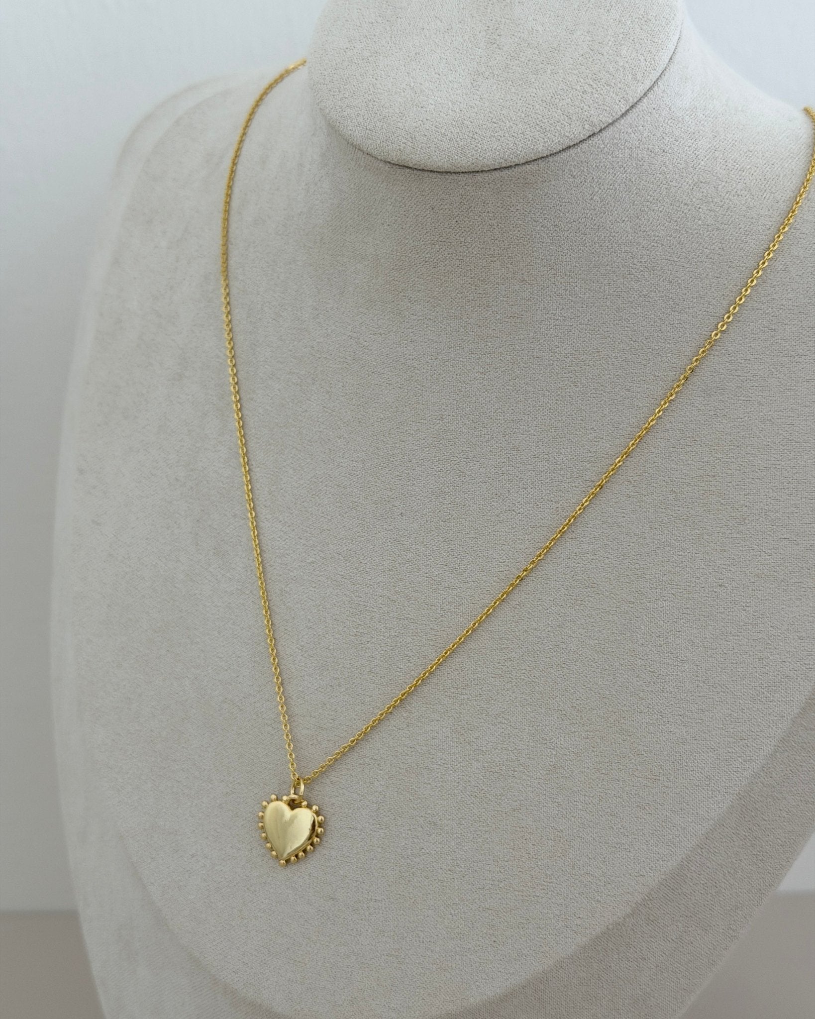 Golden Heart Charm Necklace - Necklaces | LimaLimón Store - 2