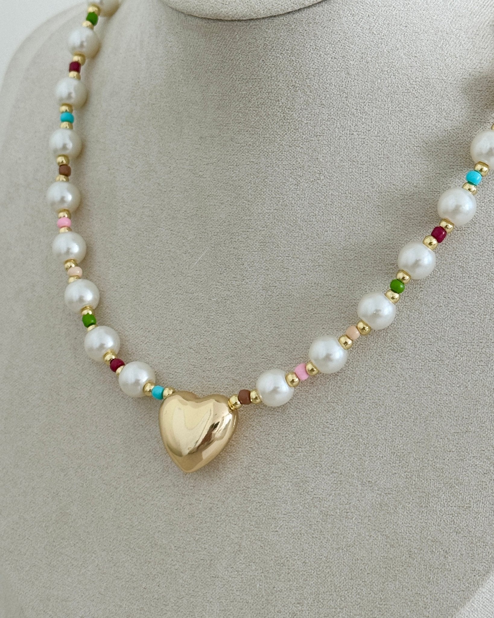Golden Heart Pearl Necklace - Necklaces | LimaLimón Store - 4