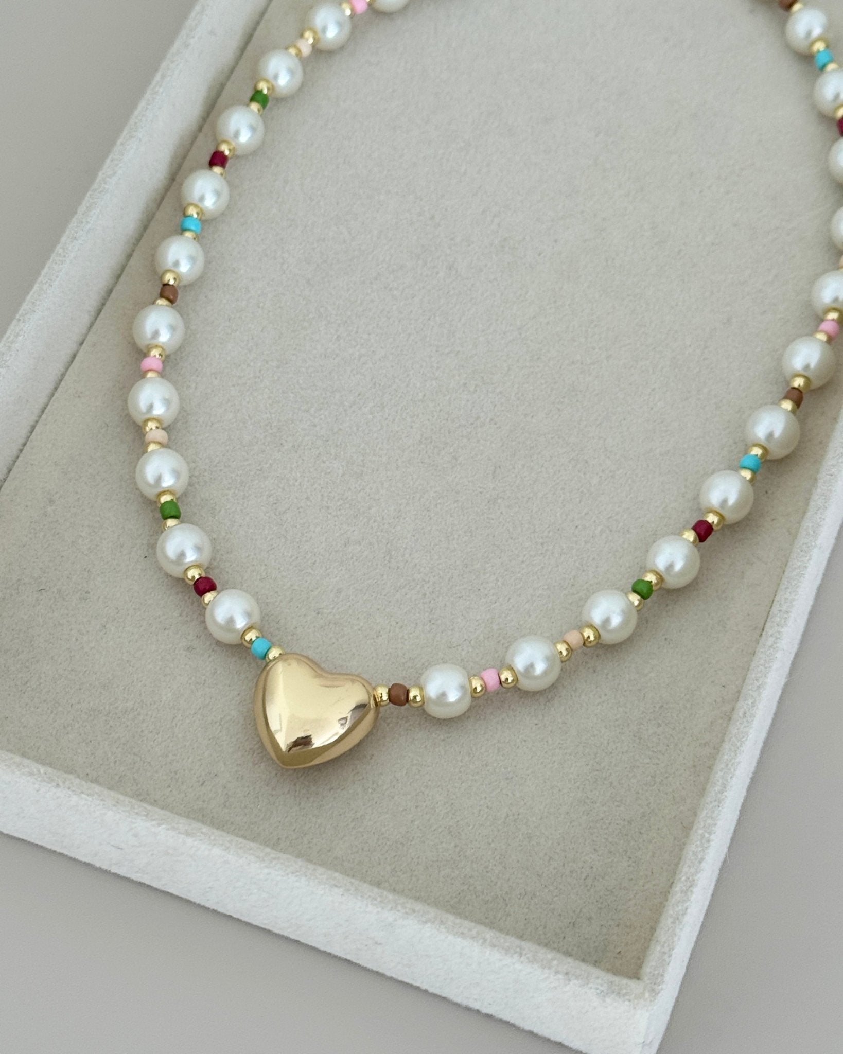 Golden Heart Pearl Necklace - Necklaces | LimaLimón Store - 5