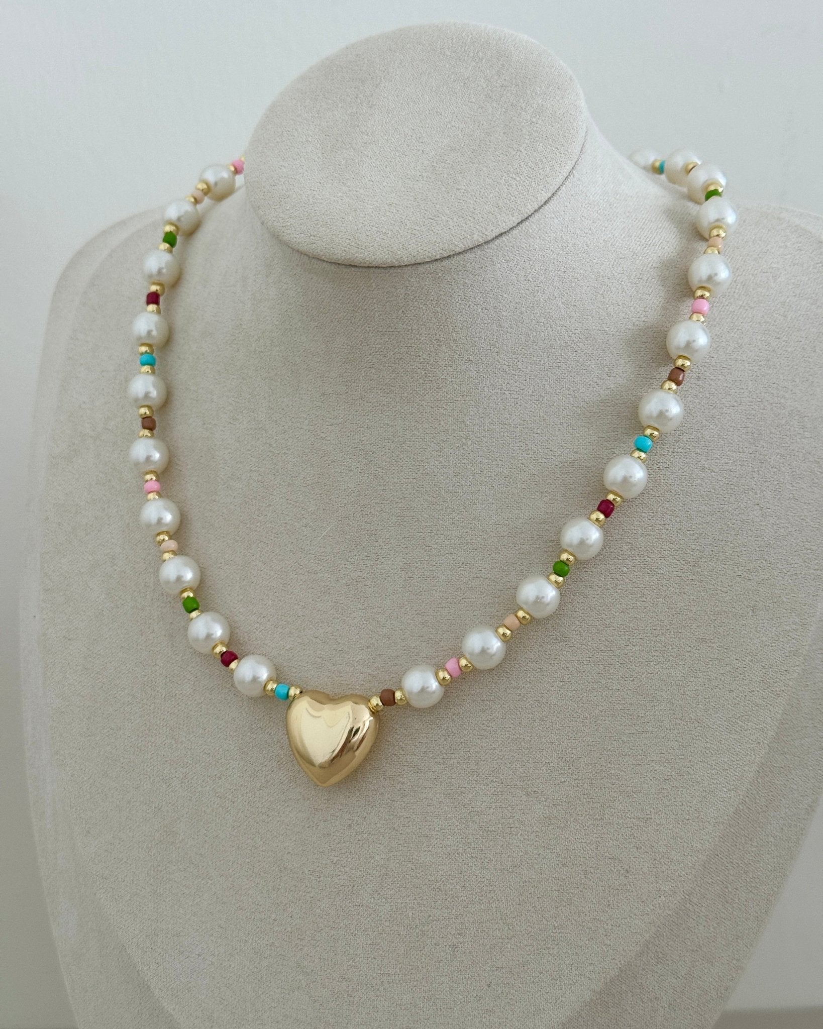 Golden Heart Pearl Necklace - Necklaces | LimaLimón Store - 3