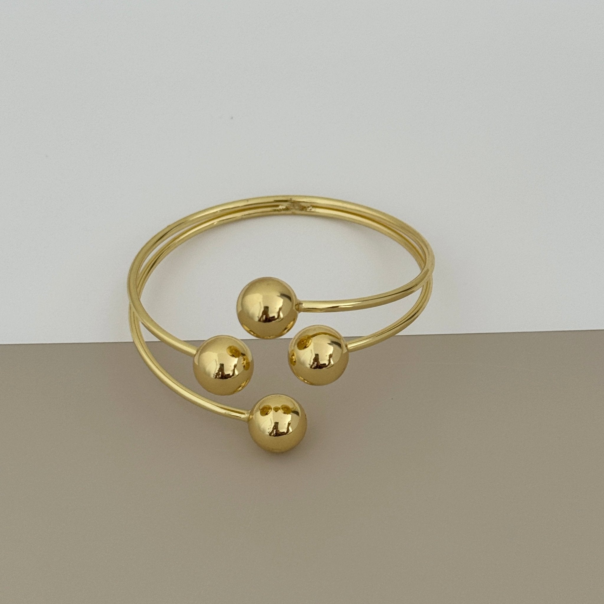Golden Orbit Cuff - Bracelets | LimaLimón Store - 5
