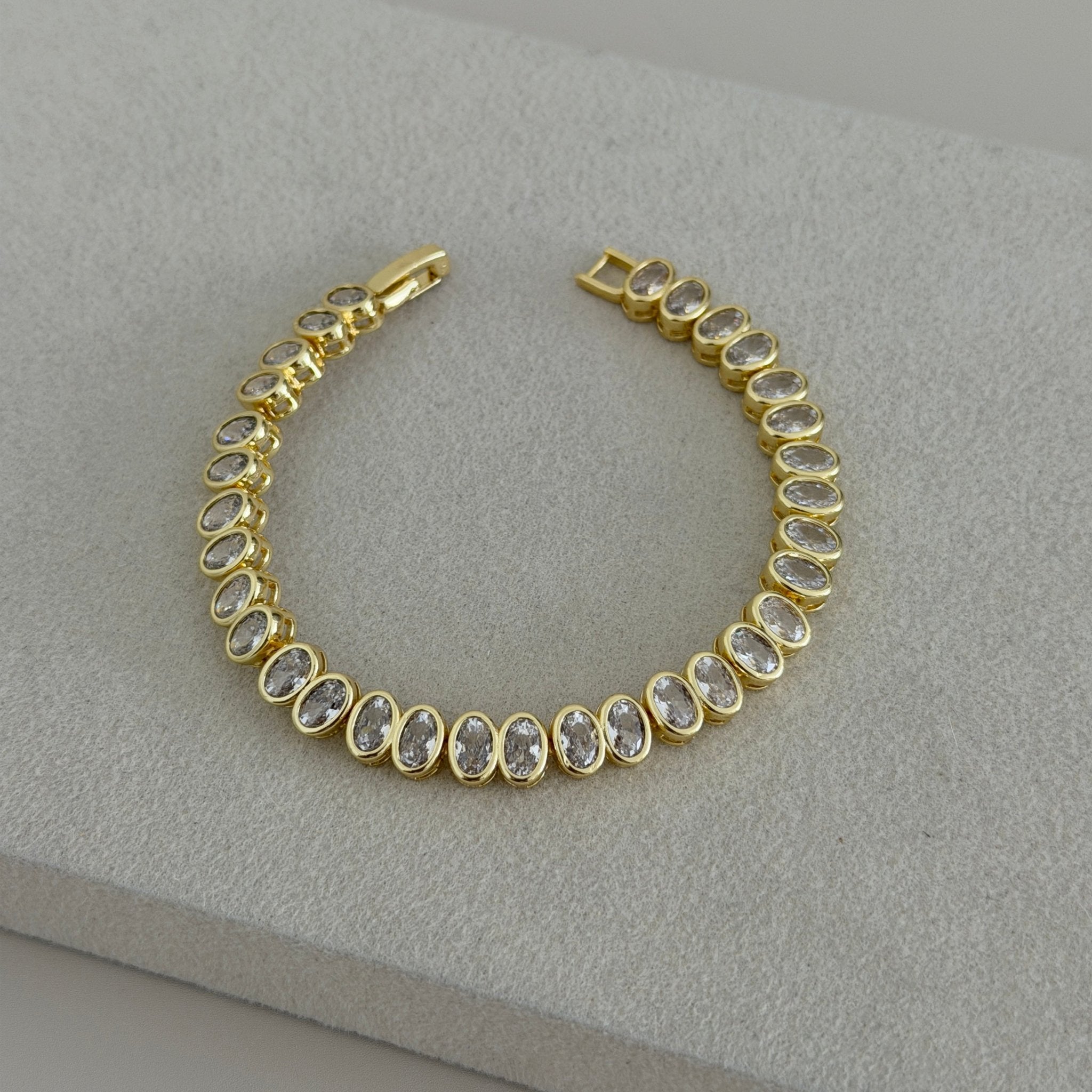 Golden Oval Tennis Bracelet - Bracelet | LimaLimón Store - 3