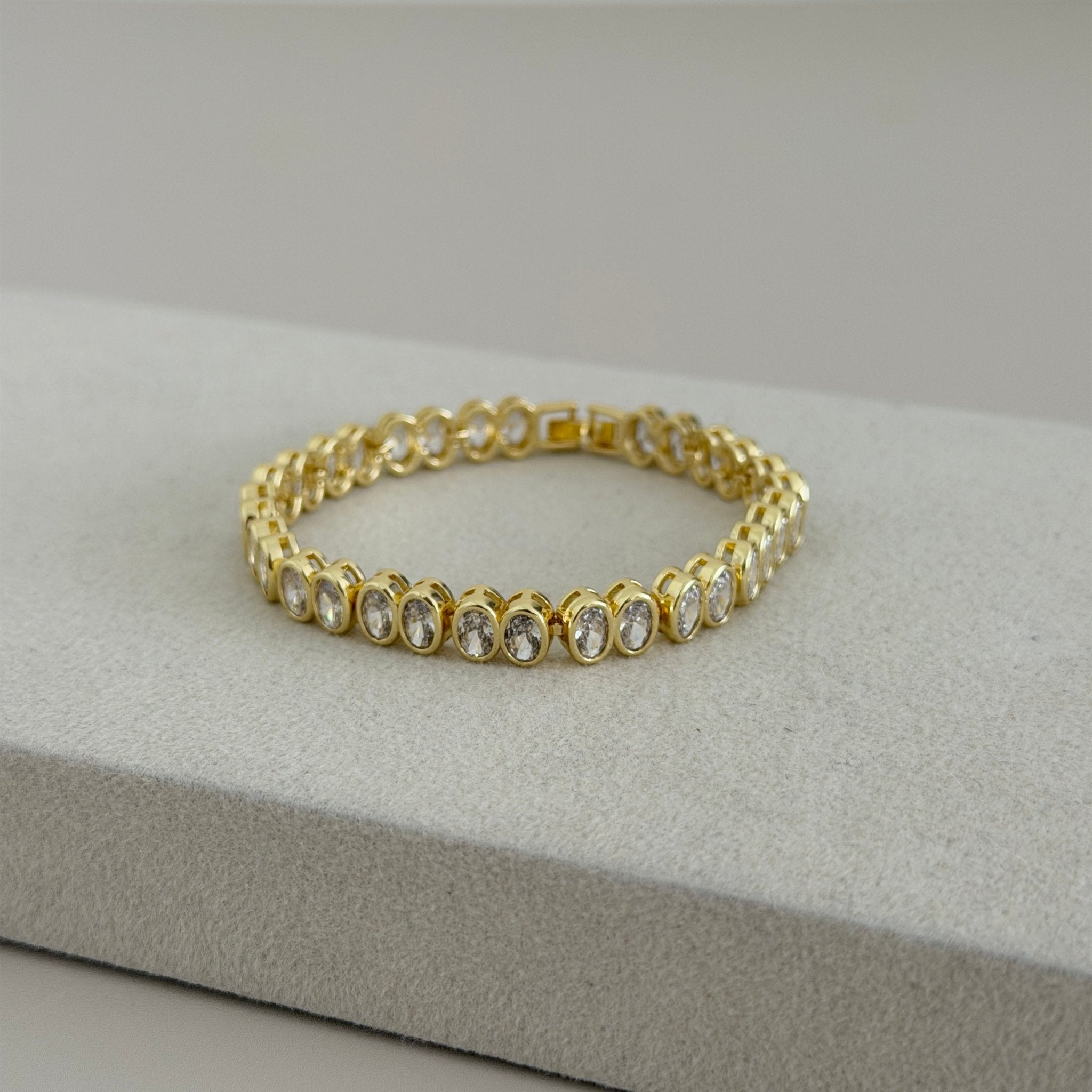 Golden Oval Tennis Bracelet - Bracelet | LimaLimón Store - 1