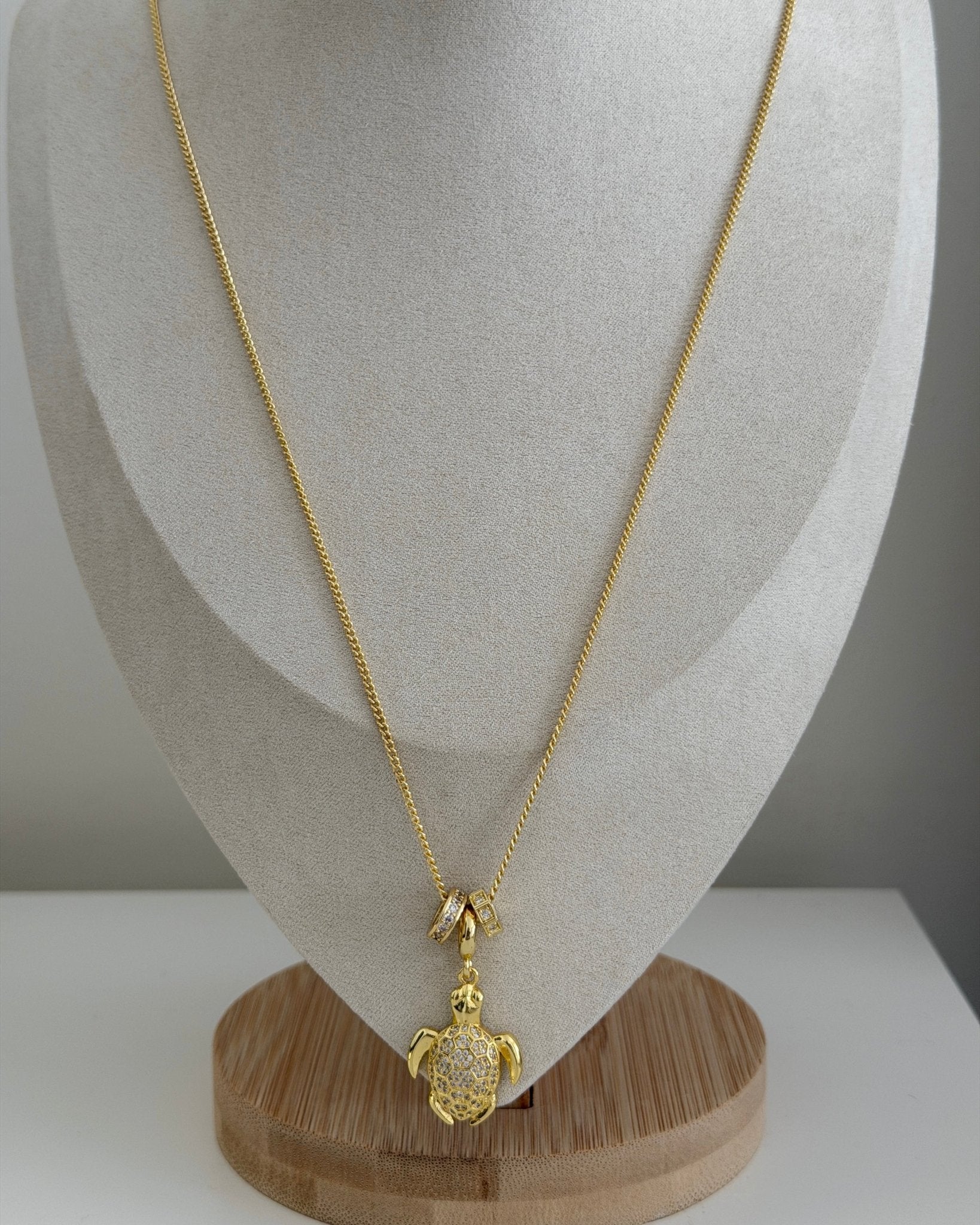 Golden Sea Turtle Charm Necklace - Necklaces | LimaLimón Store - 4