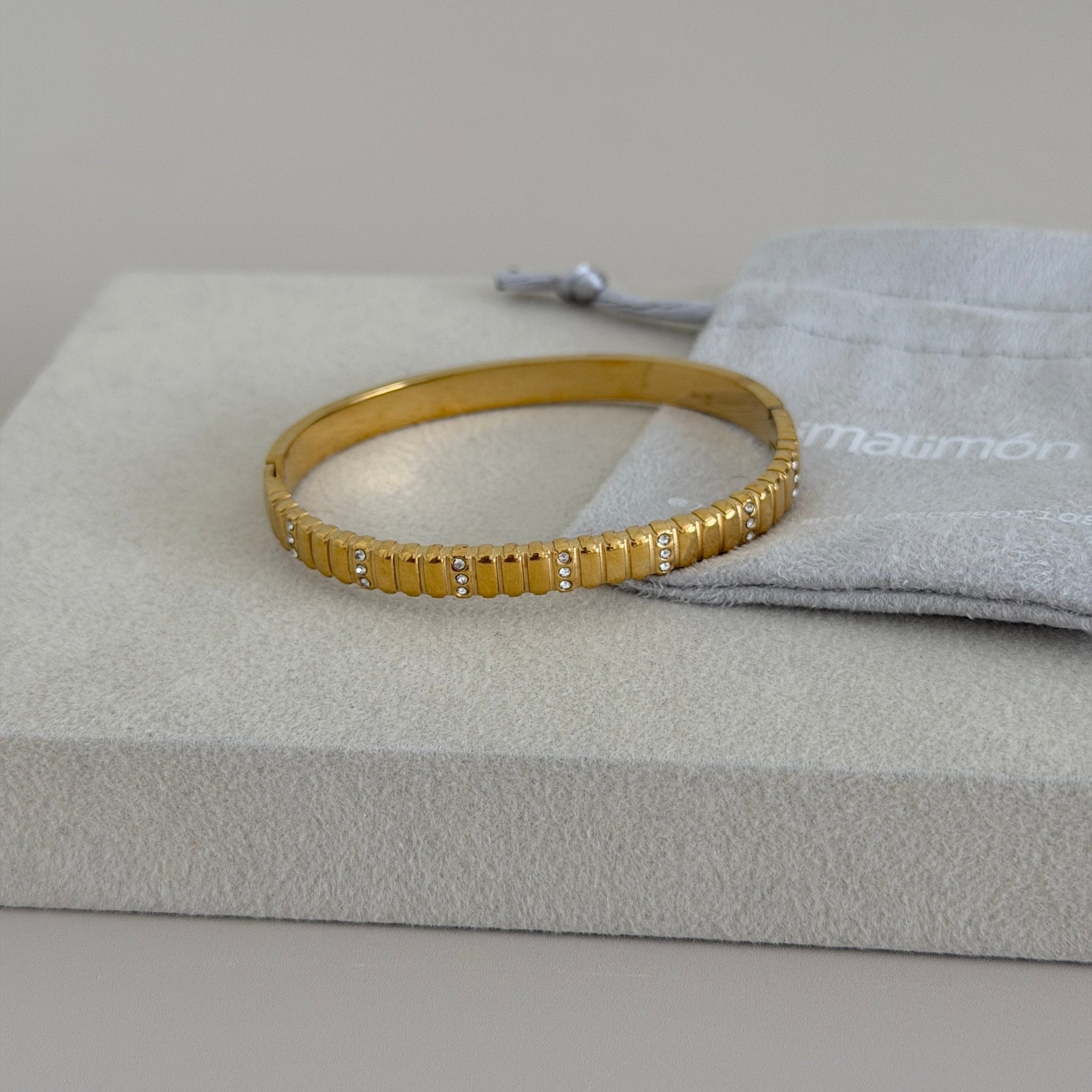 Golden Textured Bangle - Bracelet | LimaLimón Store - 3