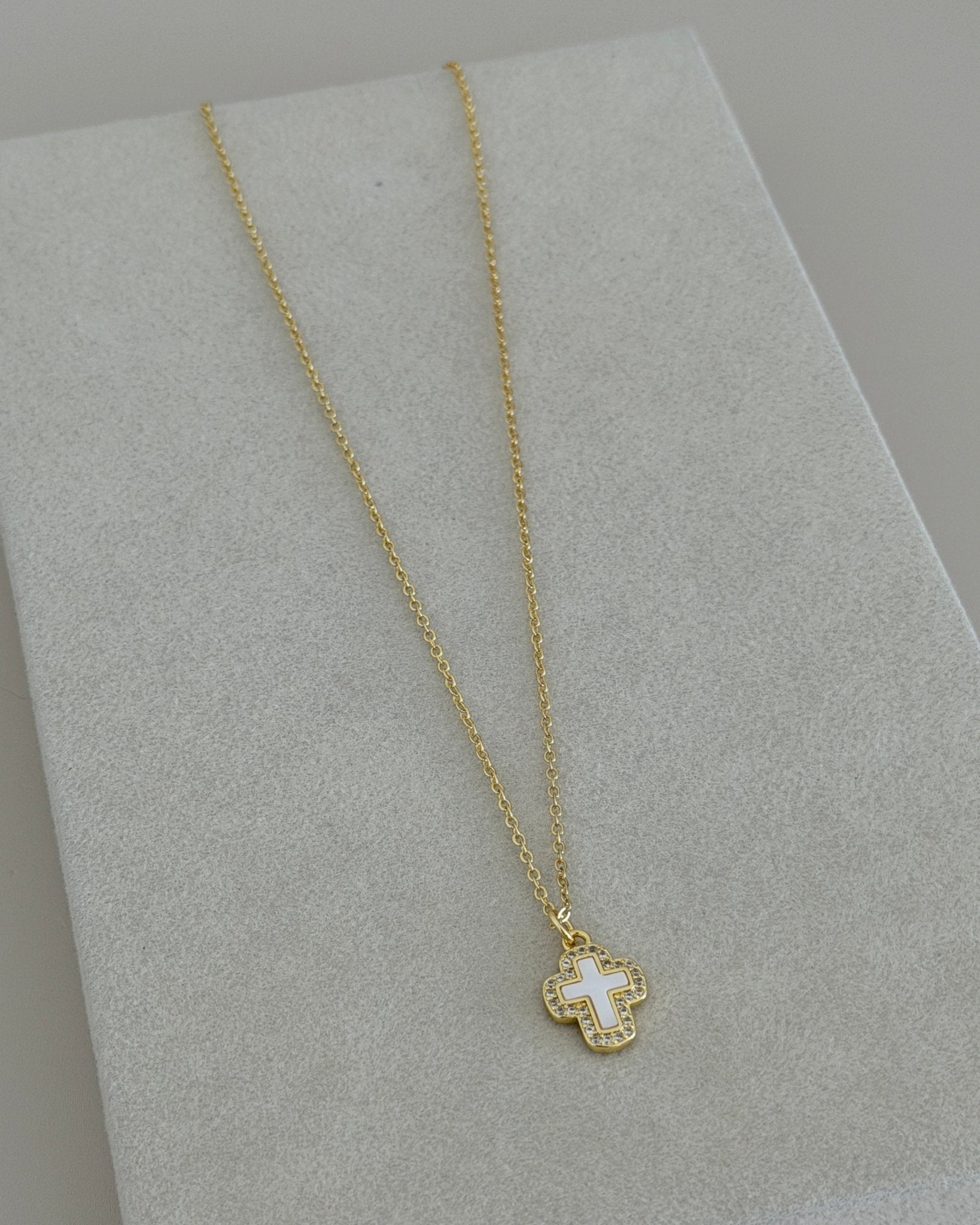 Grace Cross Necklace - Necklace | LimaLimón Store - 5