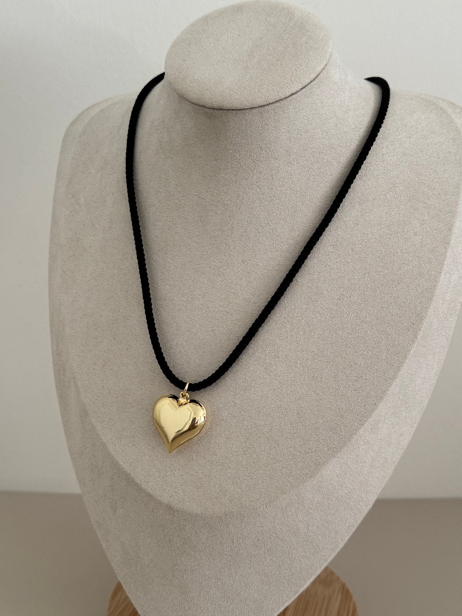 Heart Cord Necklace - Necklaces | LimaLimón Store - 3