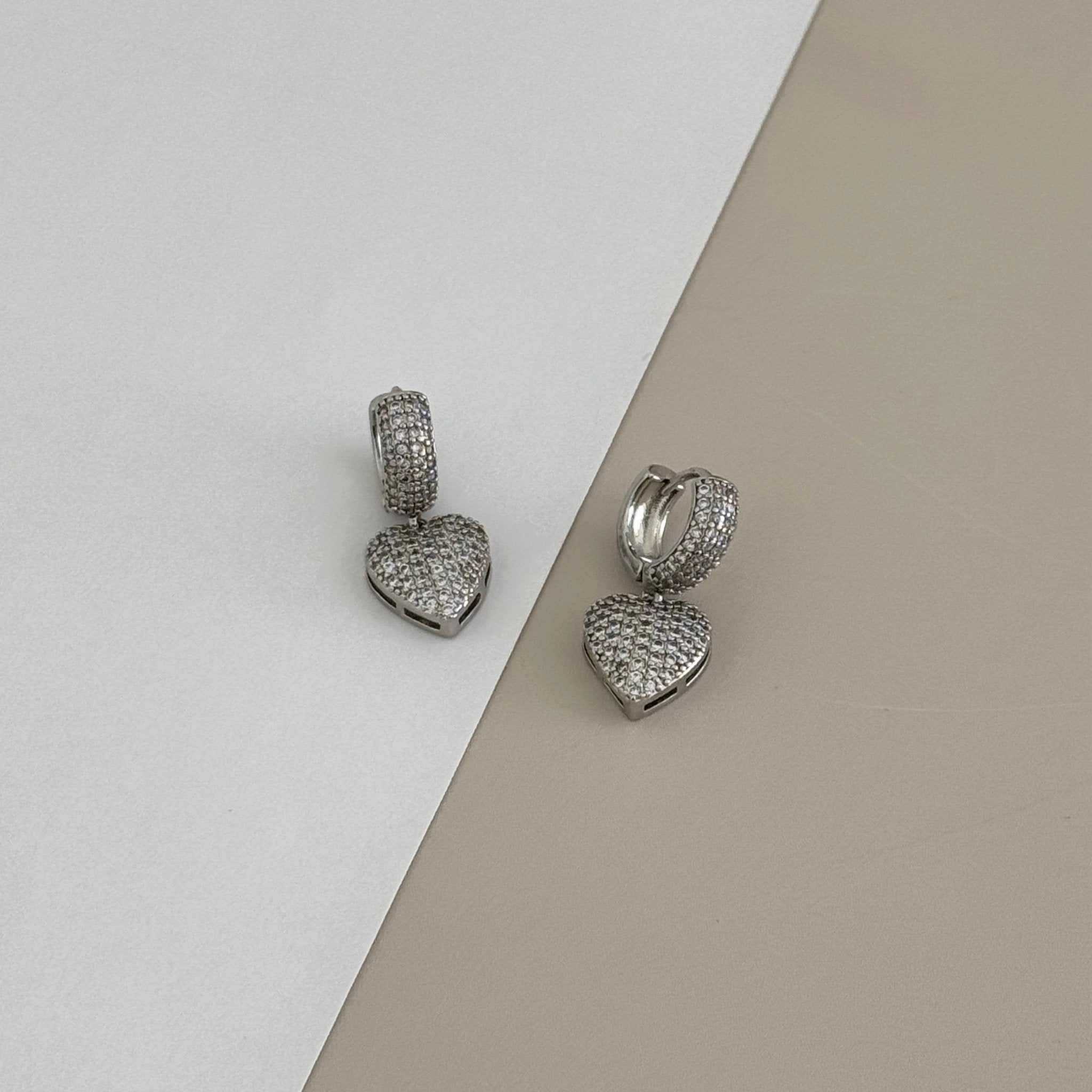 Heart Huggies Earring - Earring | LimaLimón Store - 3