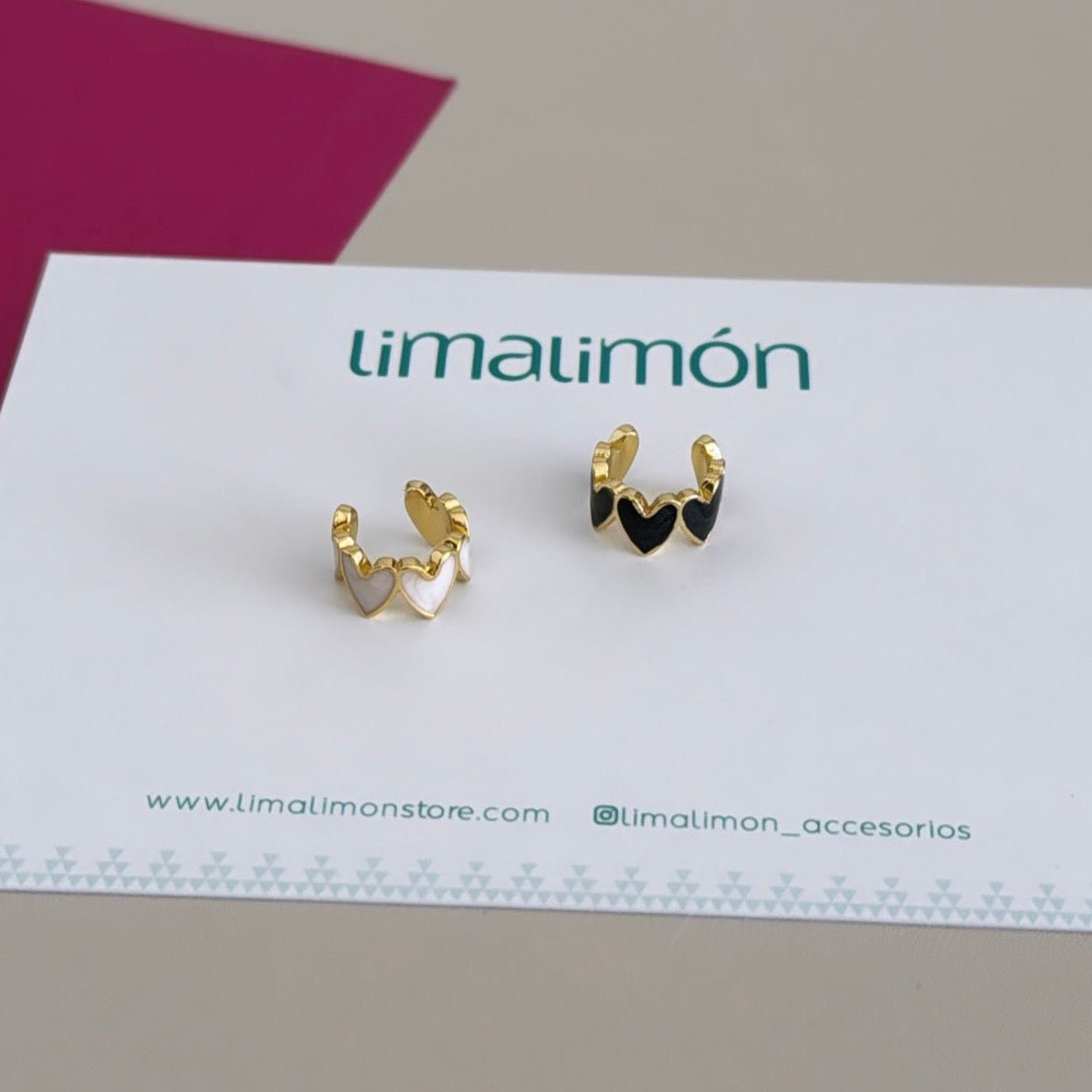 Hearts Ear Cuff - Earring | LimaLimón Store - 1