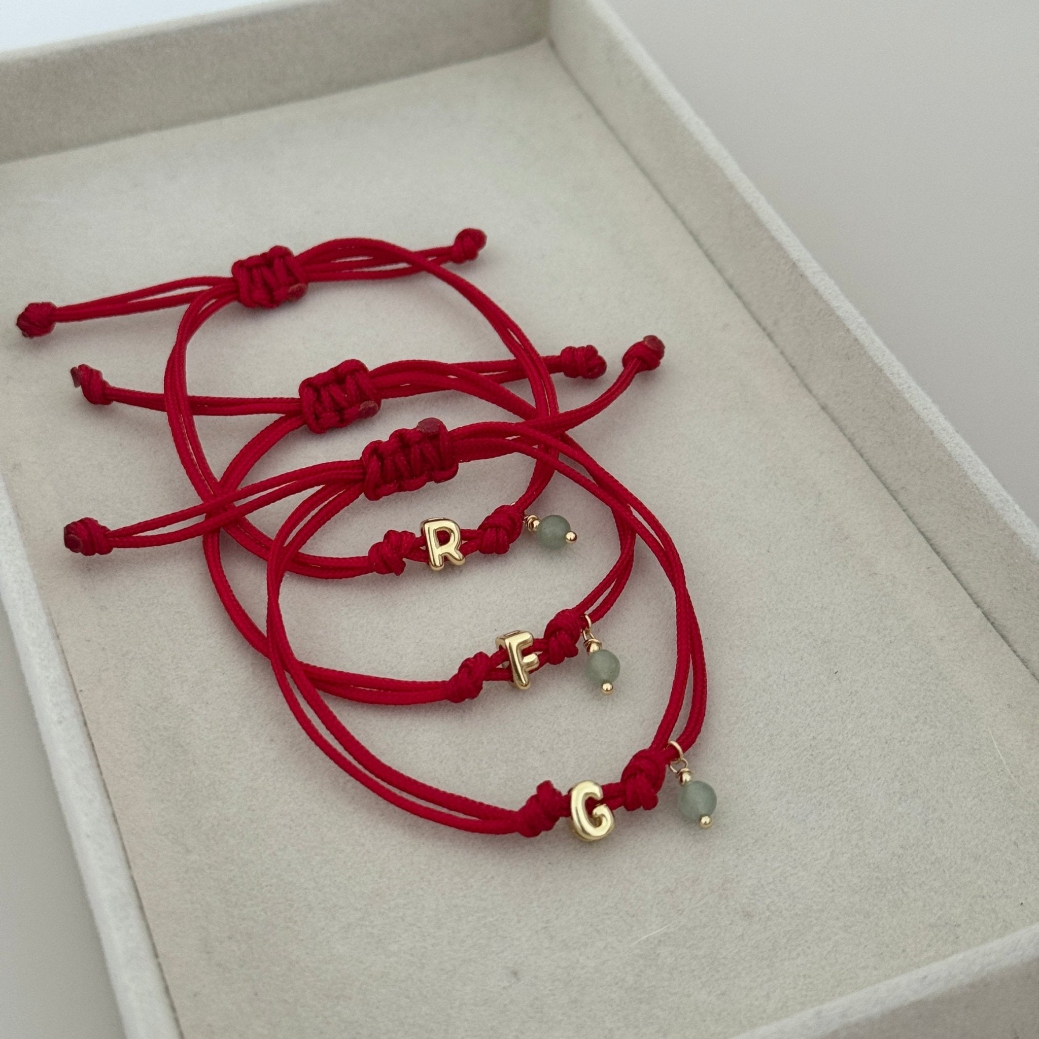 Initial Bracelet with Jade Stone – Red Cord - Bracelet | LimaLimón Store - 3