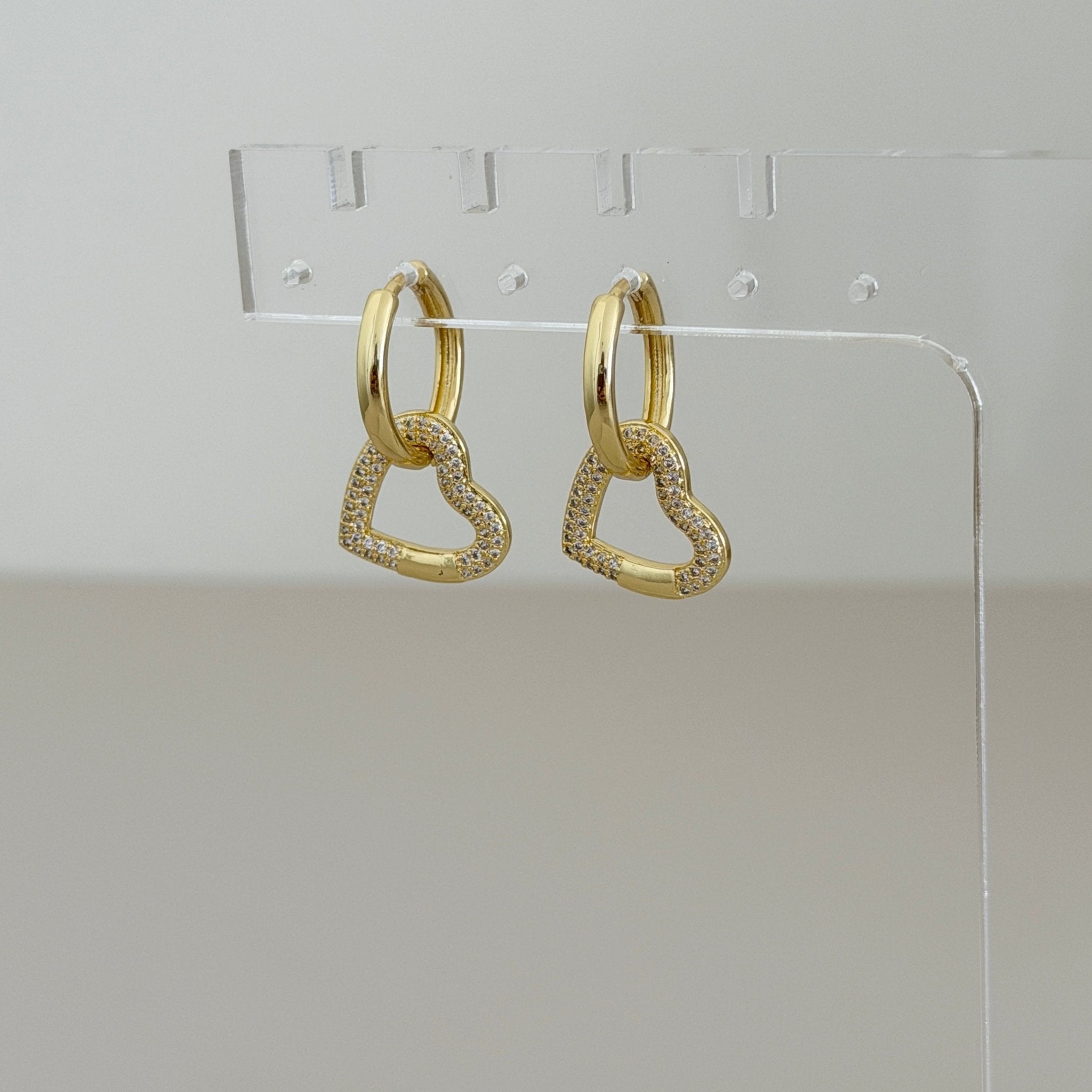 Intertwined Heart Hoop Earrings - Earring | LimaLimón Store - 2
