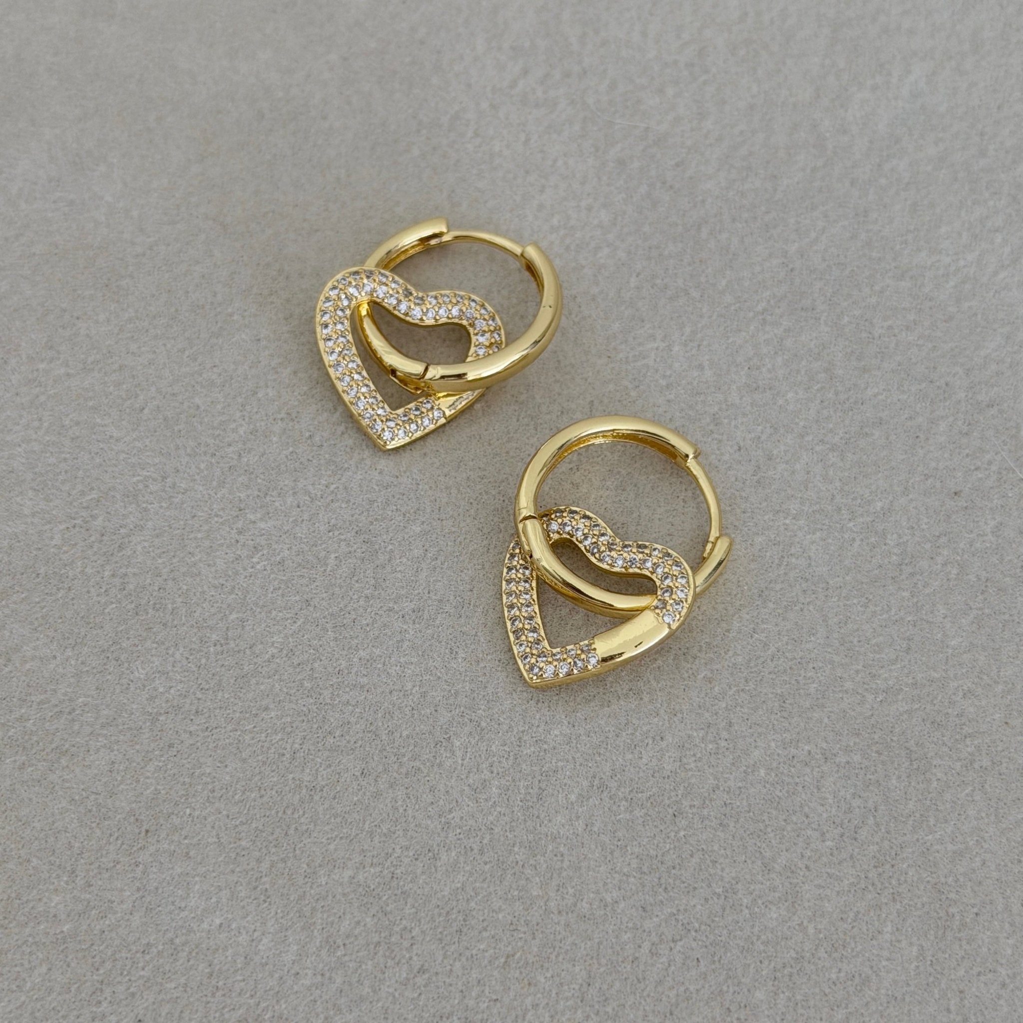 Intertwined Heart Hoop Earrings - Earring | LimaLimón Store - 4