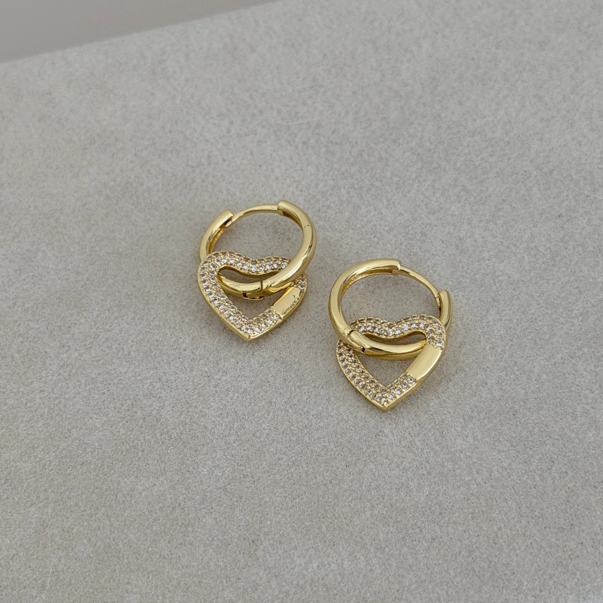 Intertwined Heart Hoop Earrings - Earring | LimaLimón Store - 1