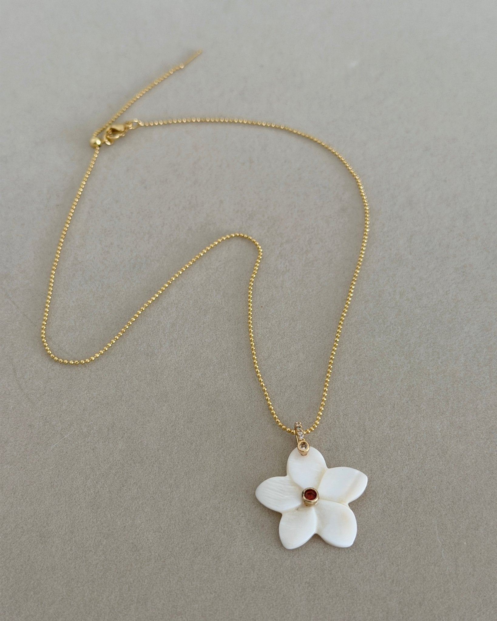 Isla Bloom Necklace - Necklaces | LimaLimón Store - 3