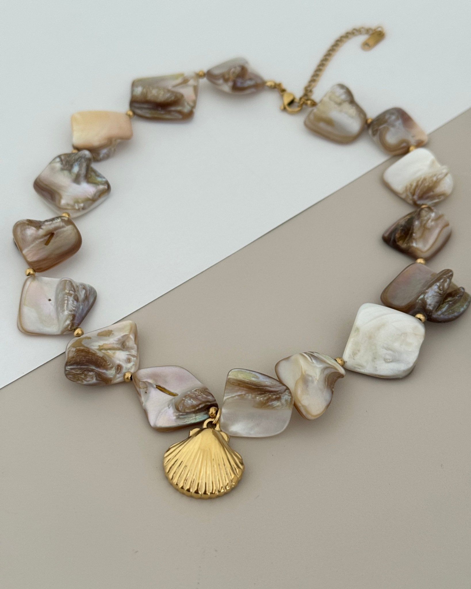 Isla Shell Necklace - Necklaces | LimaLimón Store - 4