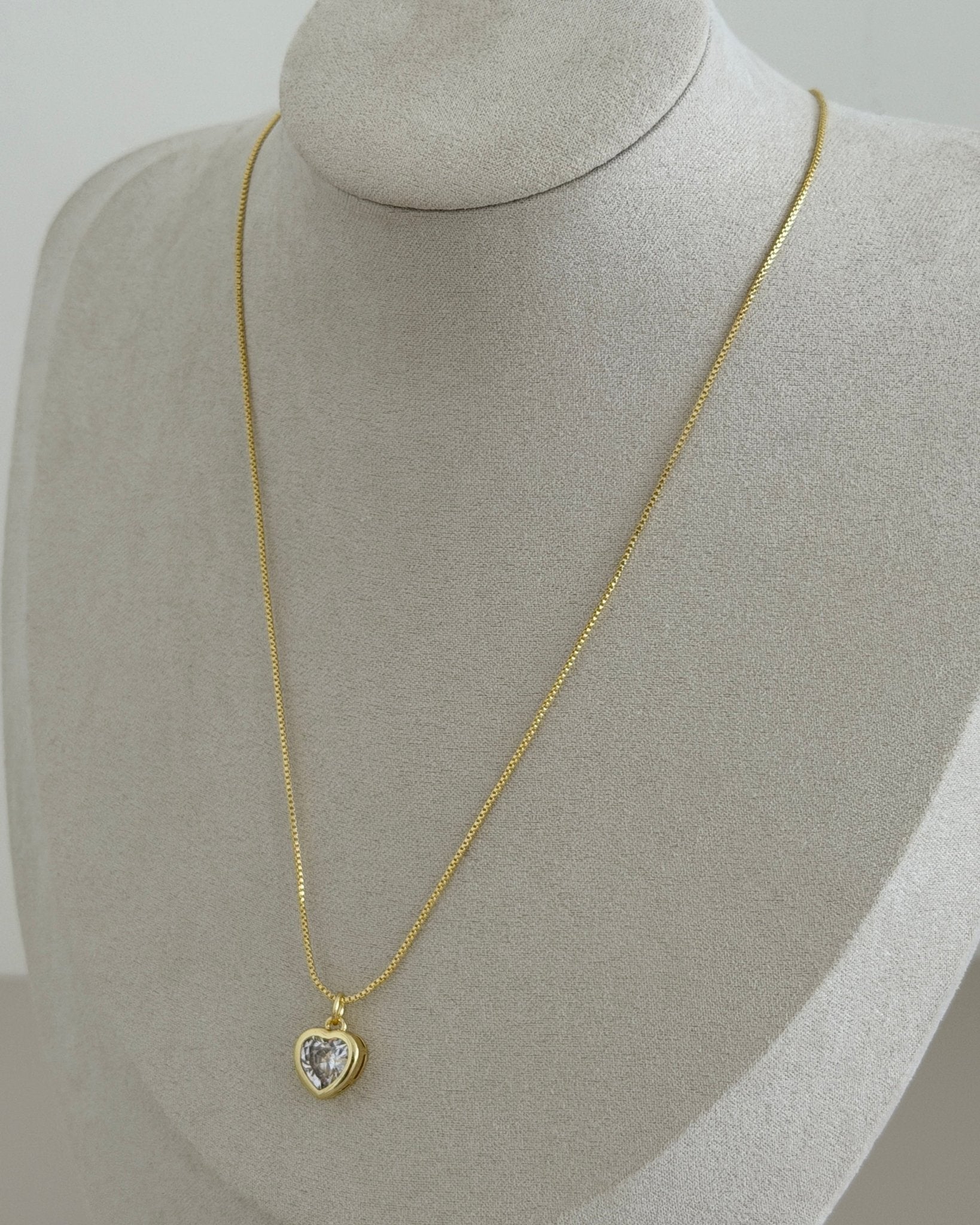 Lumi Heart Necklace - Necklace | LimaLimón Store - 2