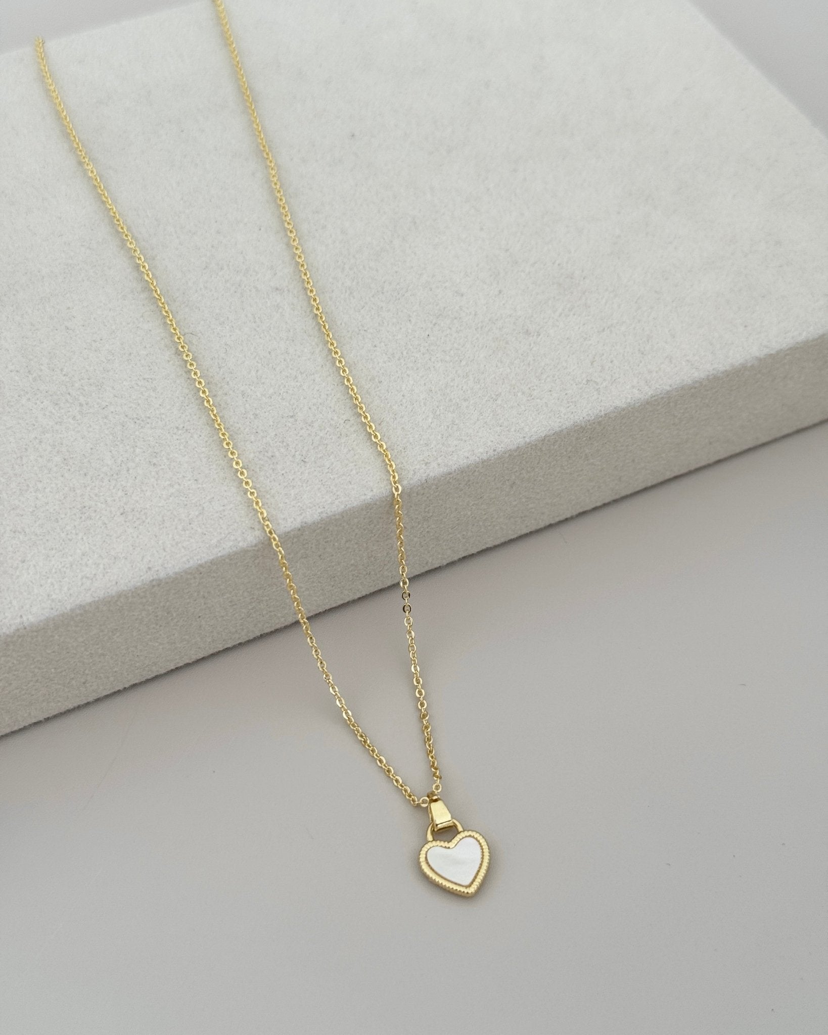 Luminous Mini Heart Necklace - Necklace | LimaLimón Store - 1