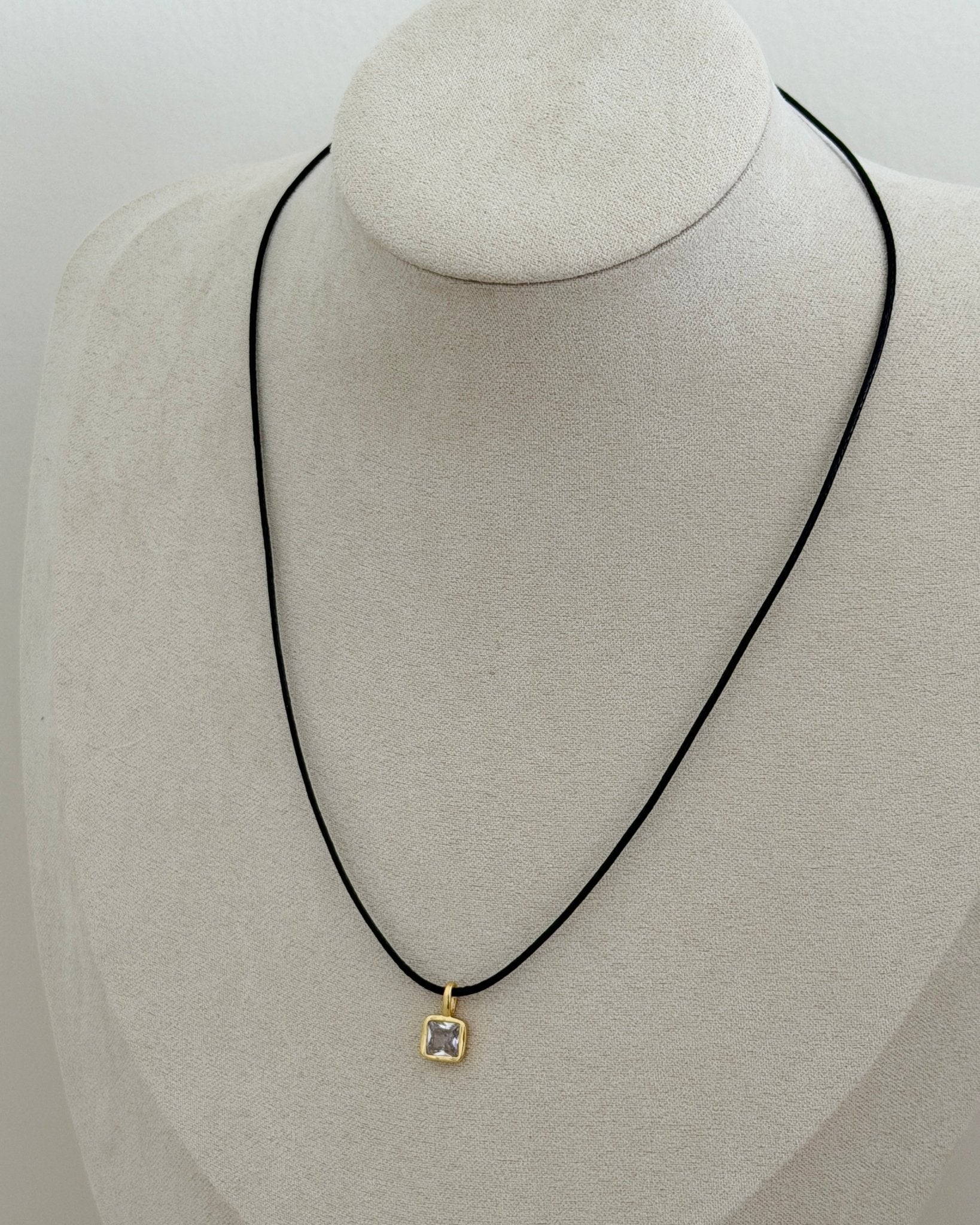 Luna Square Cord Necklace - Necklace | LimaLimón Store - 2
