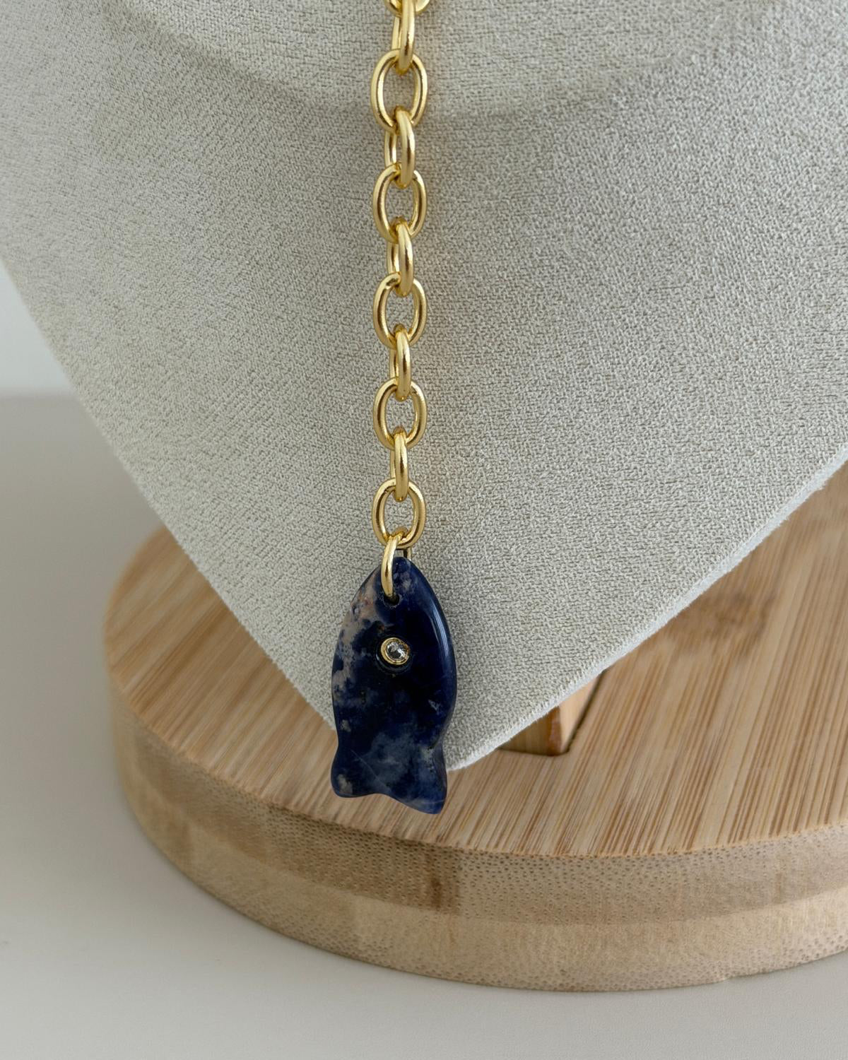 Mini Fish Charm Drop Necklace - Necklace | LimaLimón Store - 3
