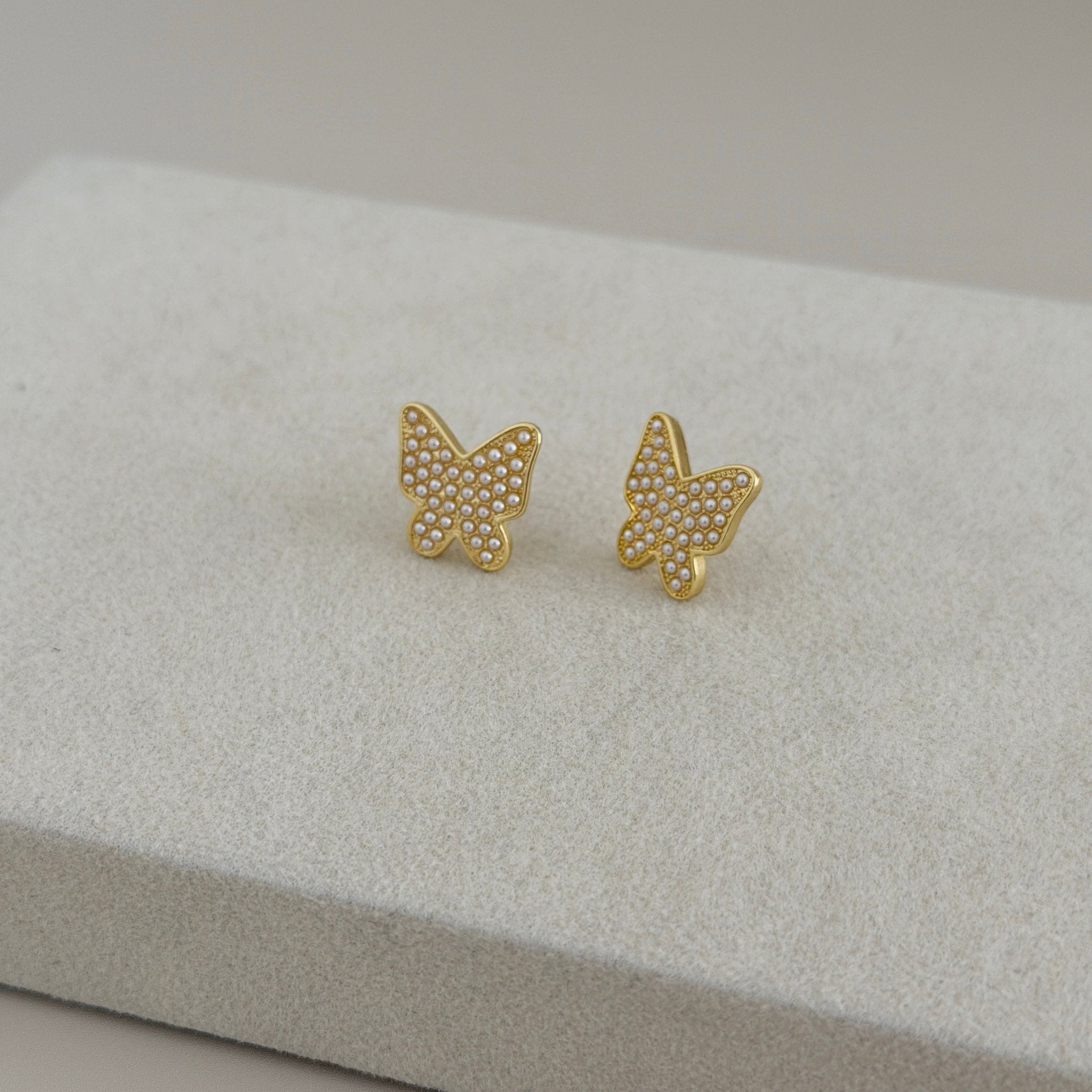Mini Pavé Butterfly Stud Earrings - Earring | LimaLimón Store - 1