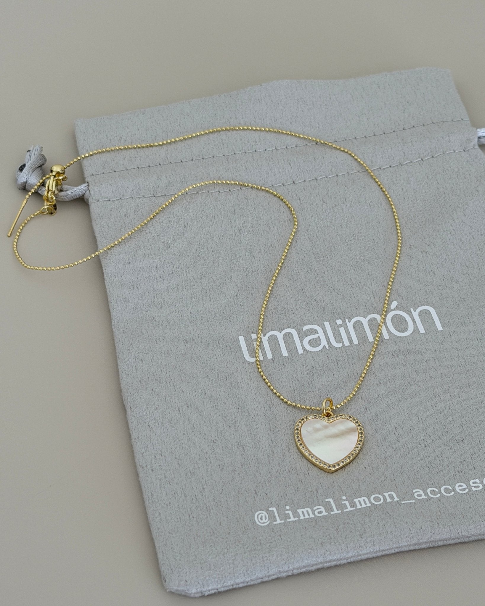 Mother of Pearl Heart Necklace - Necklace | LimaLimón Store - 5