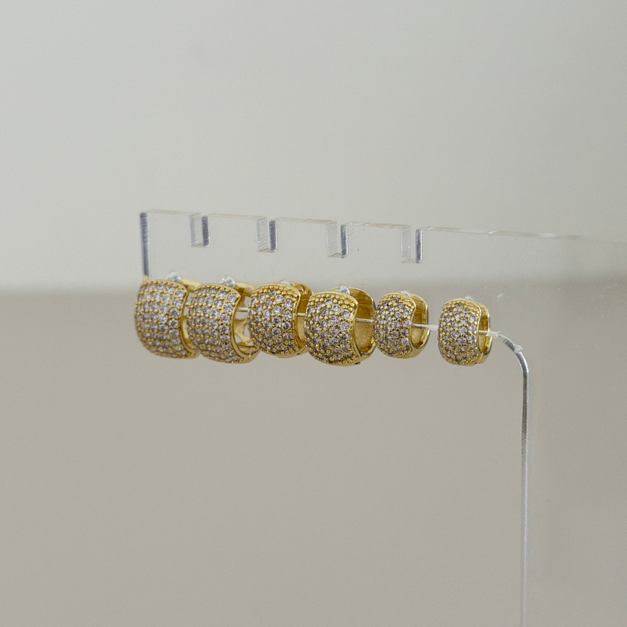 Pavé Huggie Hoop Earrings Set - Earring | LimaLimón Store - 5