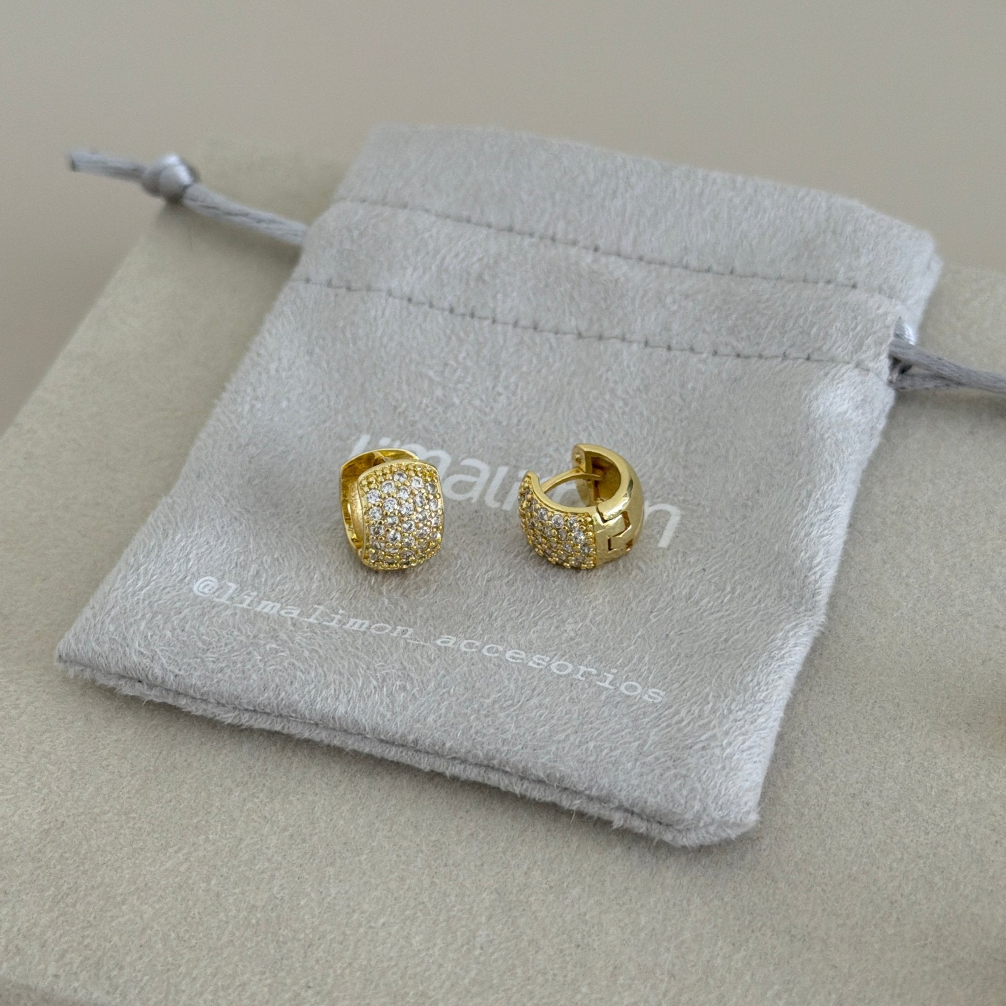 Pavé Huggie Hoop Earrings Set - Earring | LimaLimón Store - 4