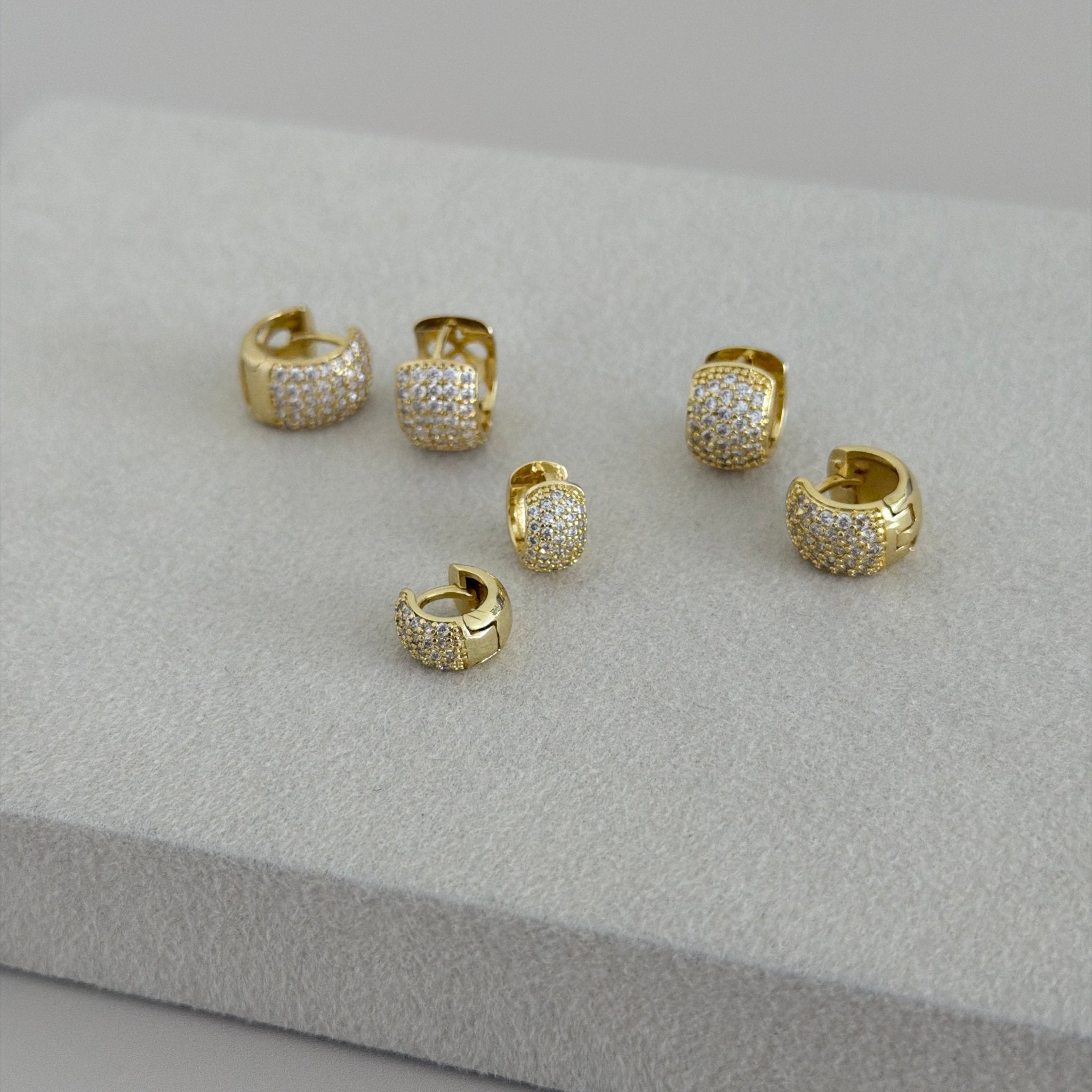Pavé Huggie Hoop Earrings Set - Earring | LimaLimón Store - 1