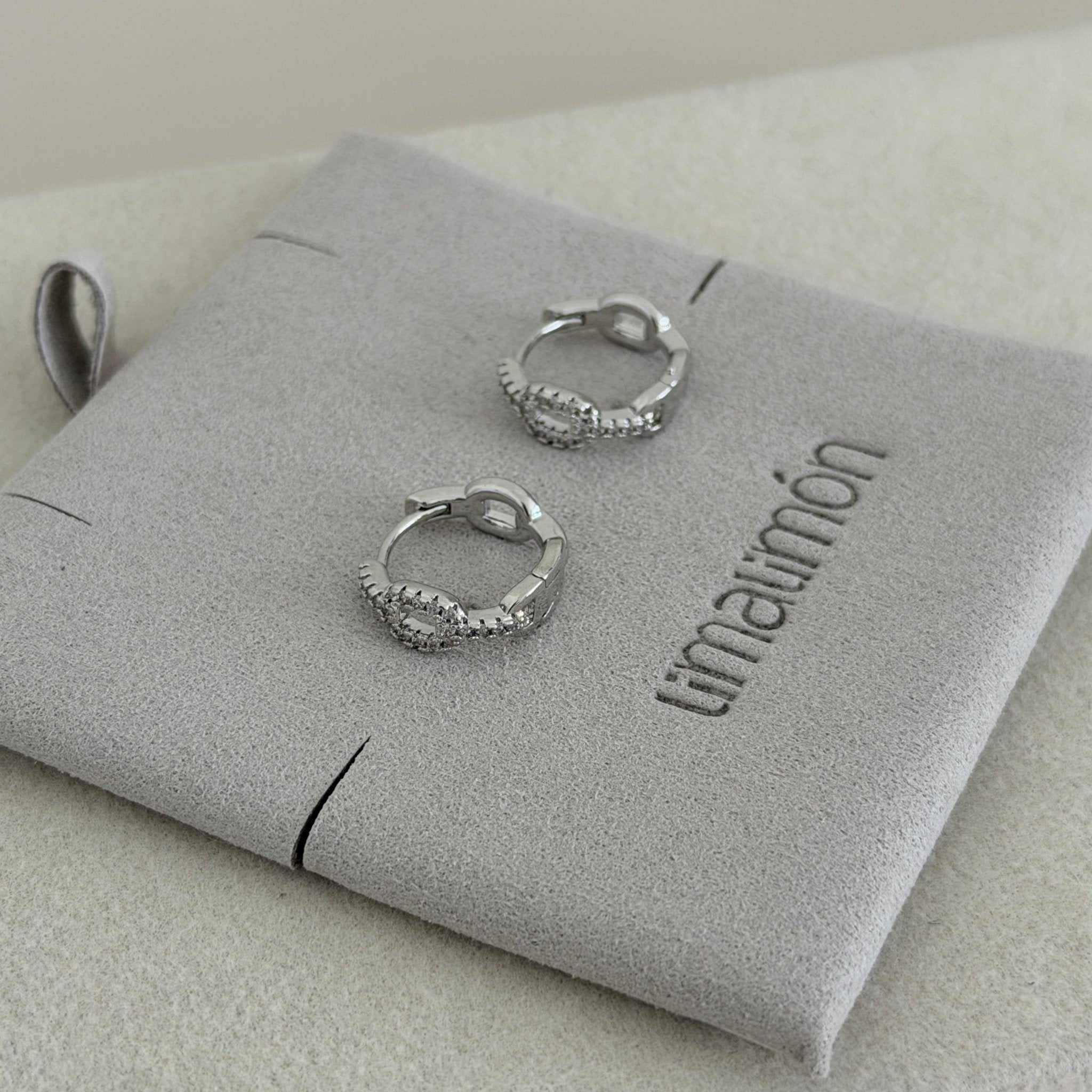 Pavé Oval Mini Hoop Earrings - Earring | LimaLimón Store - 5