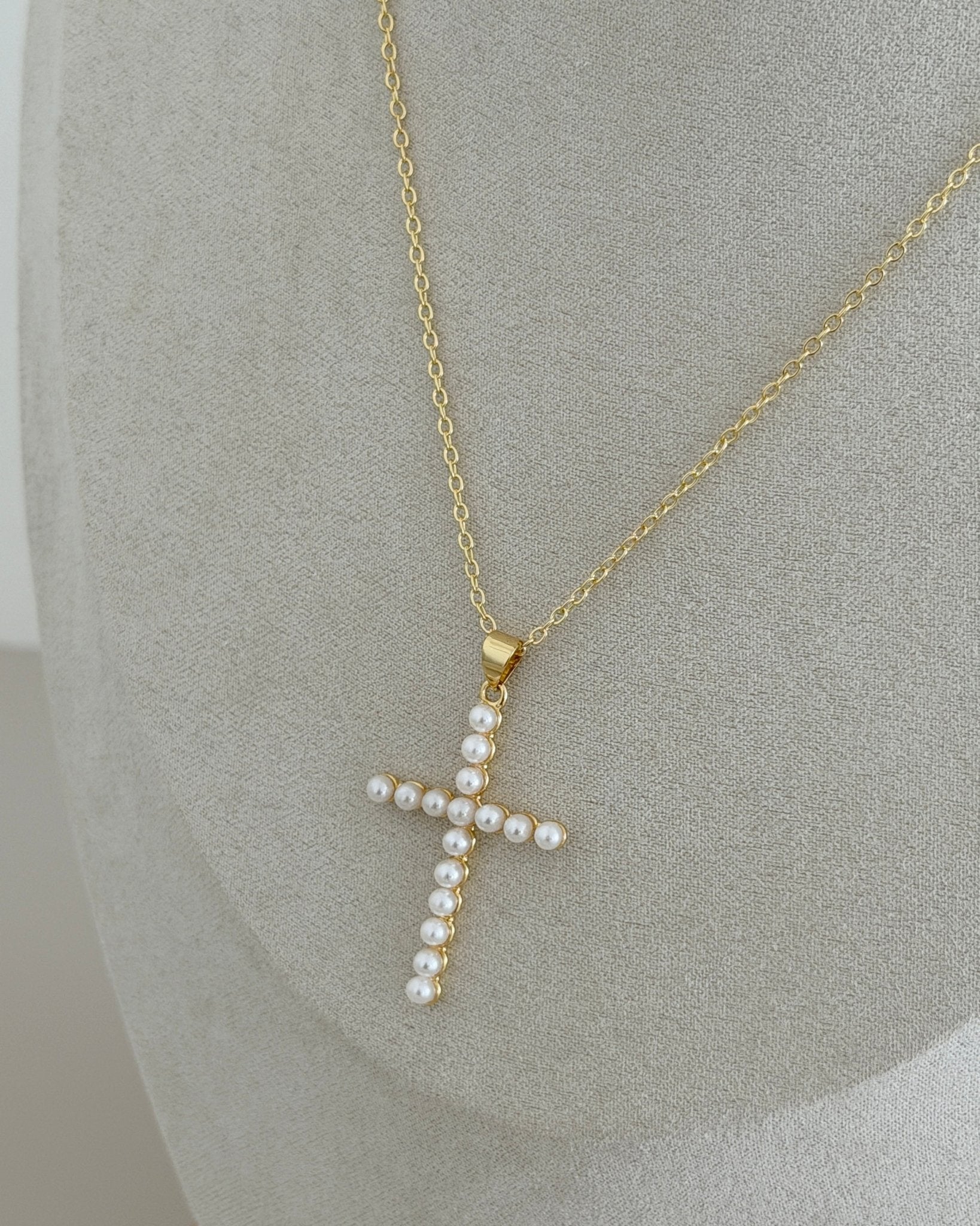 Pearl Faith Cross Necklace - Necklace | LimaLimón Store - 4