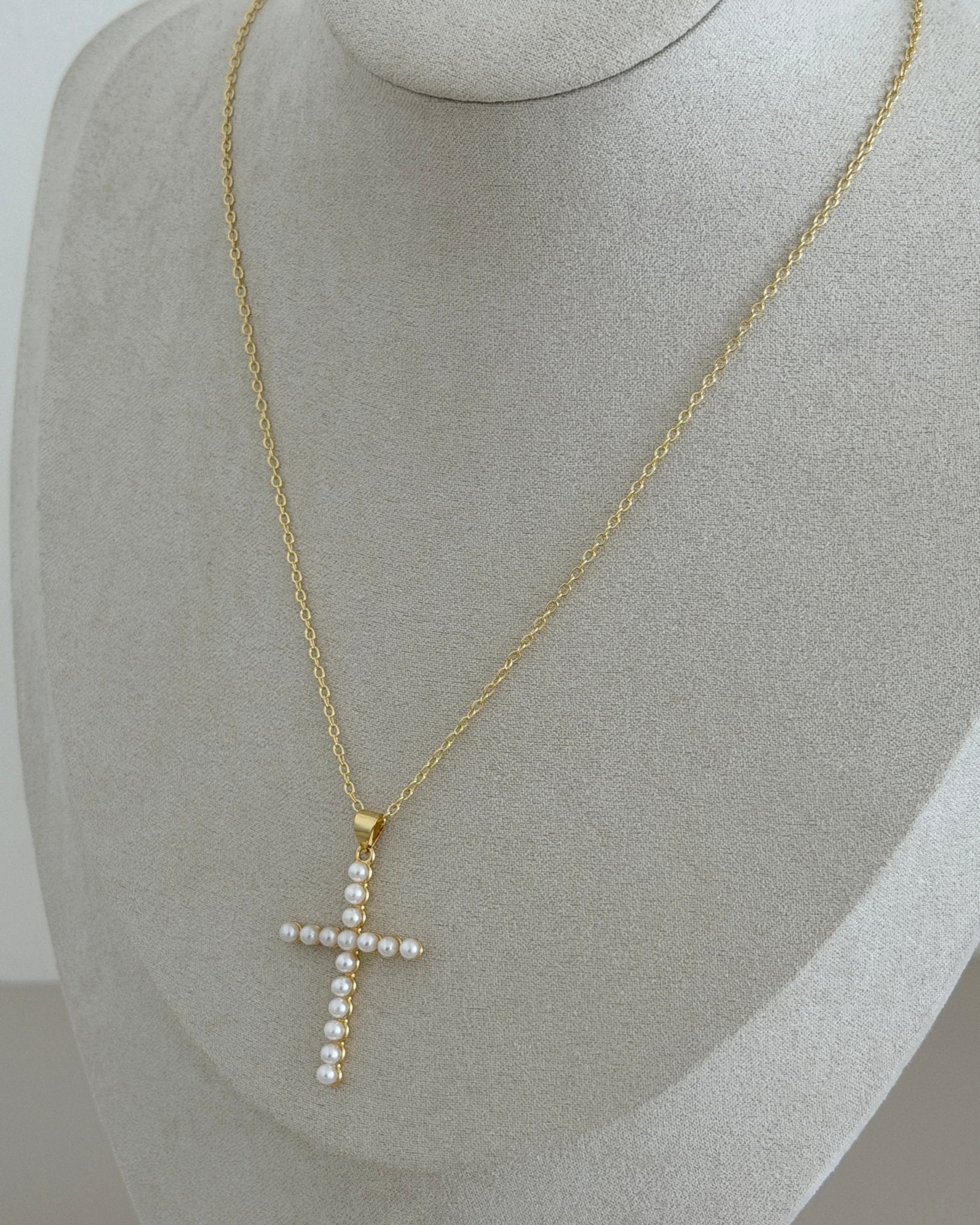 Pearl Faith Cross Necklace - Necklace | LimaLimón Store - 3