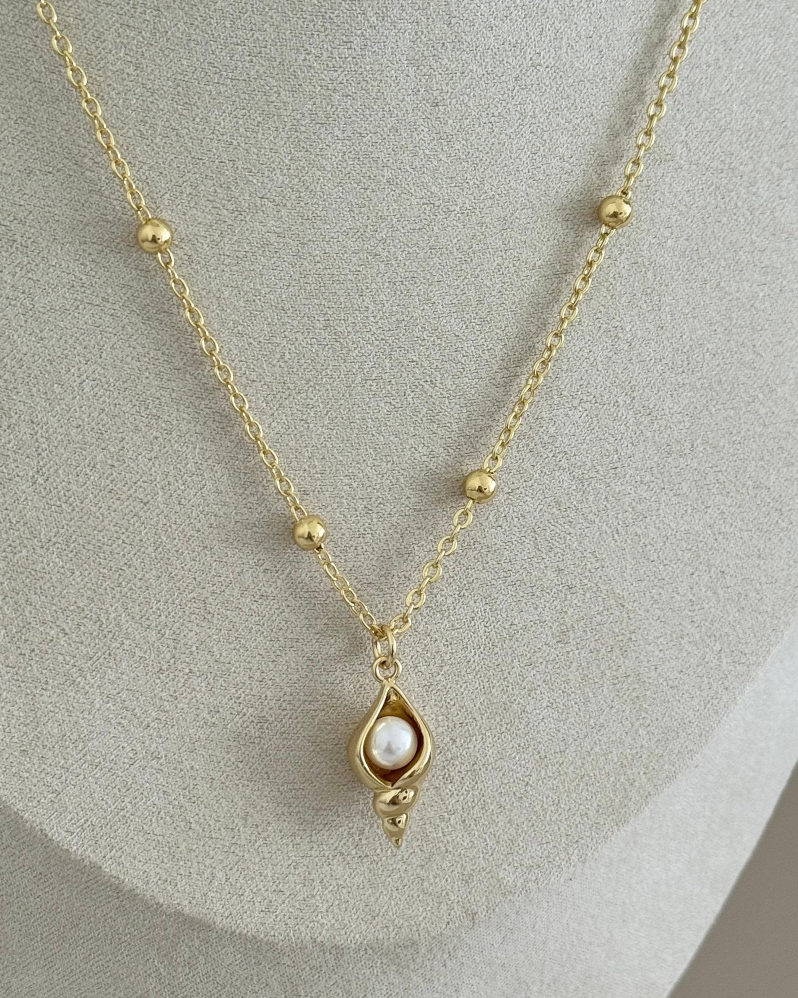 Pearl Gold Necklace - Necklace | LimaLimón Store - 6