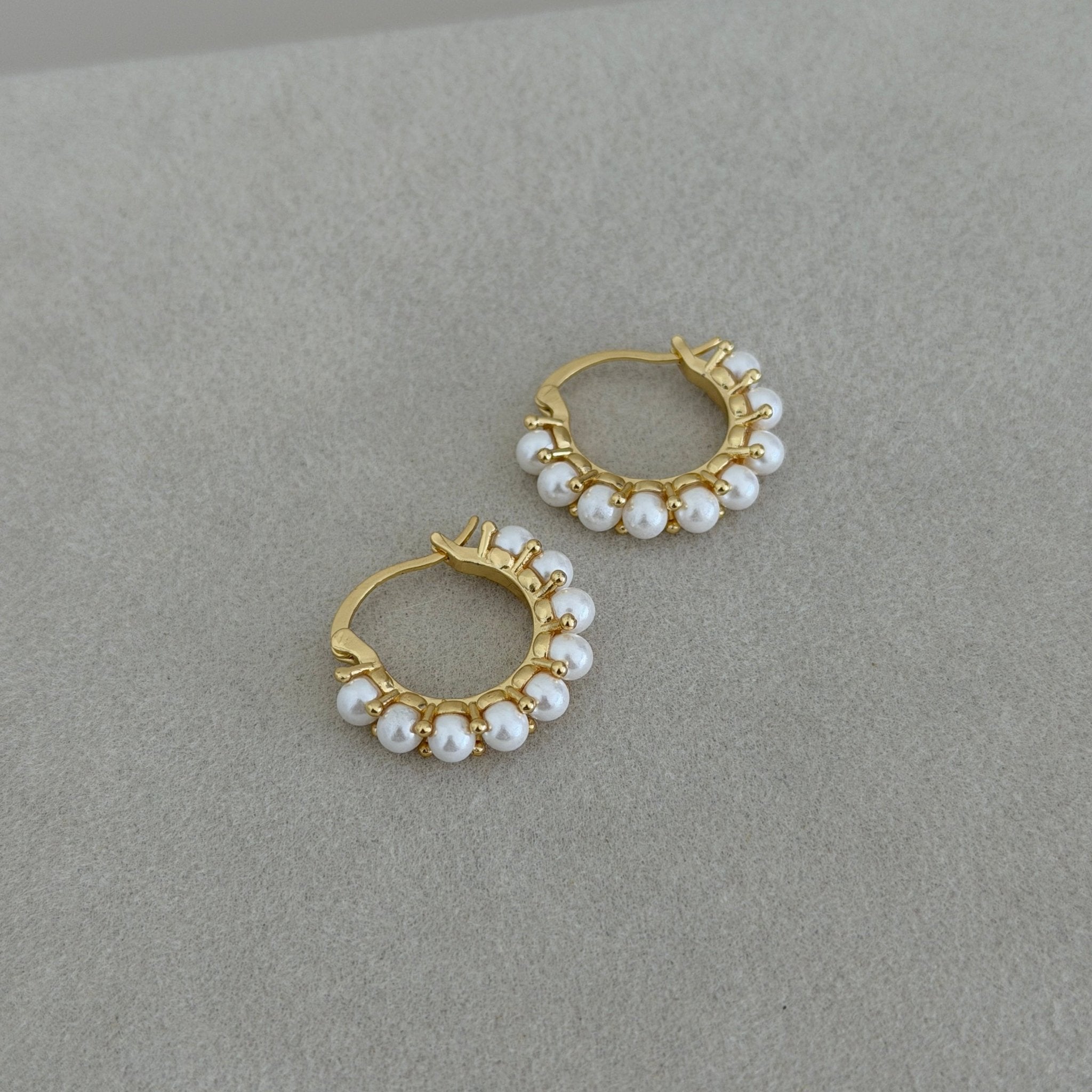 Pearl Halo Hoop Earrings - Earring | LimaLimón Store - 1