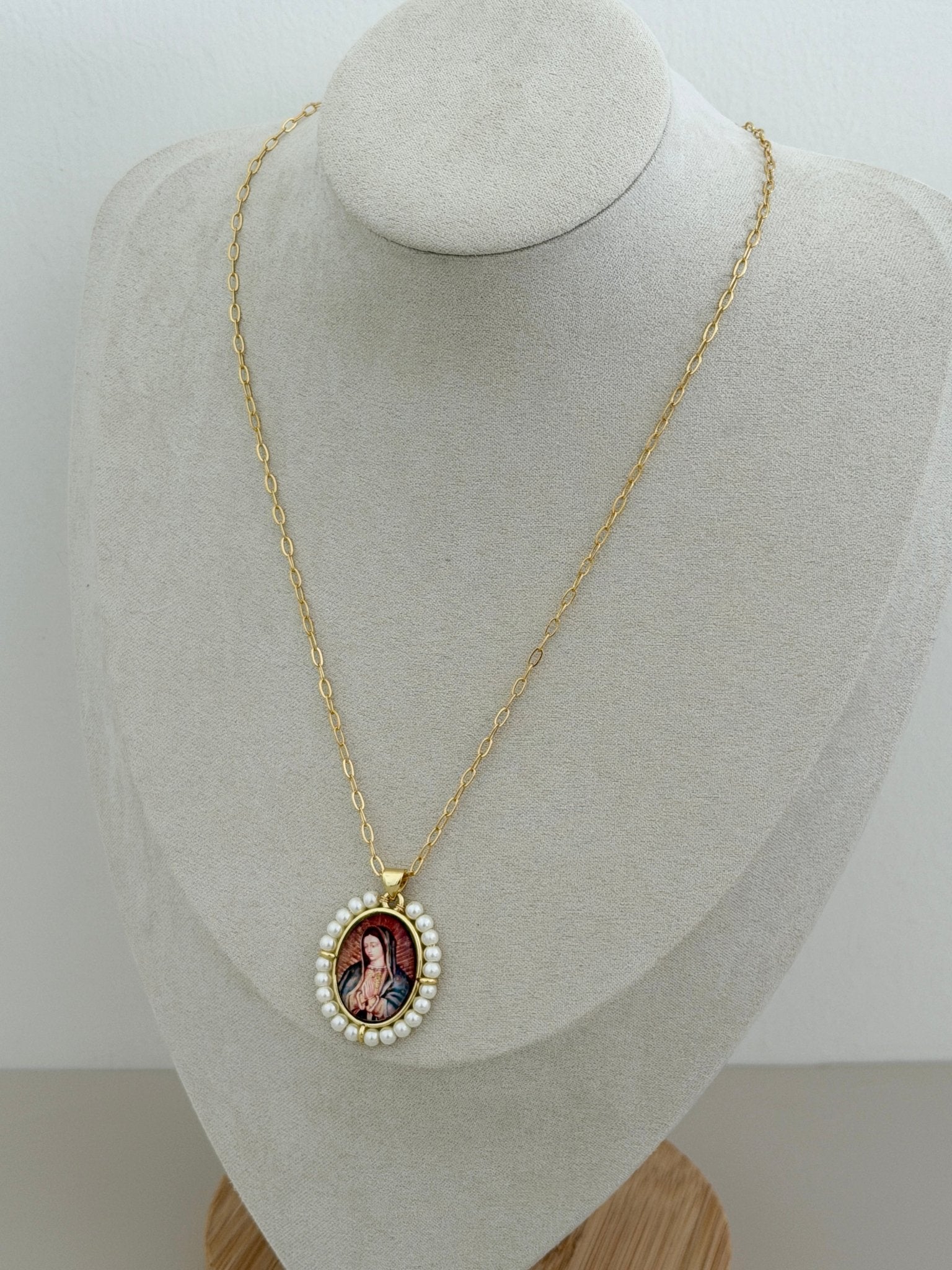 Pearl Halo Religious Necklace - Necklaces | LimaLimón Store - 1